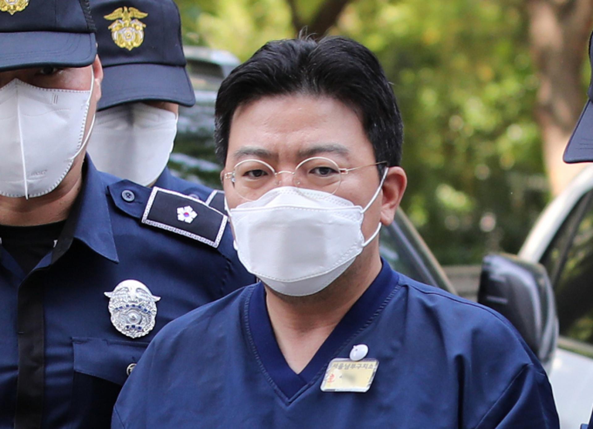 'SG발 주가조작' 라덕연, 징역 25년… "유례없는 대규모 시세조종"
