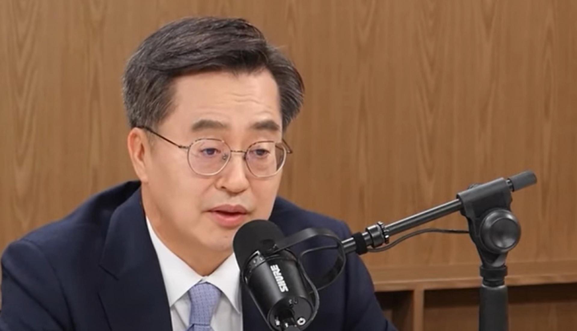 개헌론 띄운 김동연 "노무현부채 유산 상속자 될 것"