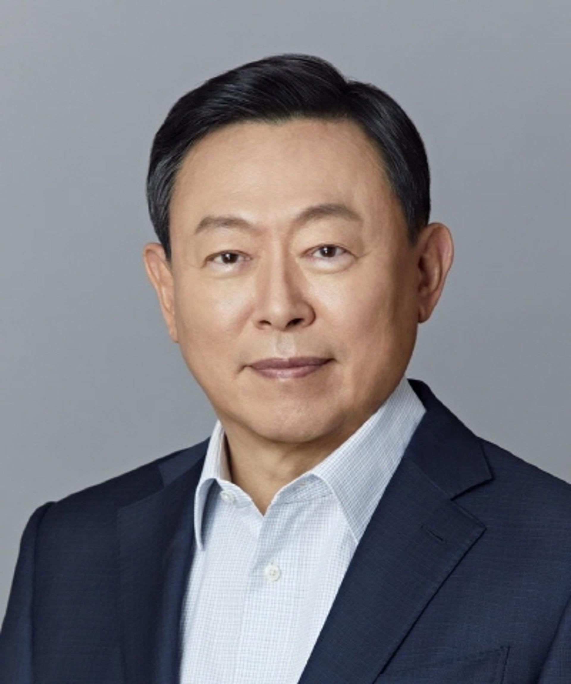 신동빈 롯데 회장, 롯데칠성음료 이사회서 빠진다