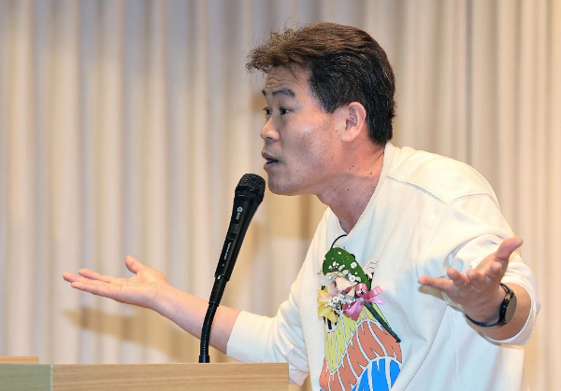 "이재명과 손잡고 윤 대통령 등에 X 꽂아"… 전한길, 한동훈 맹비난