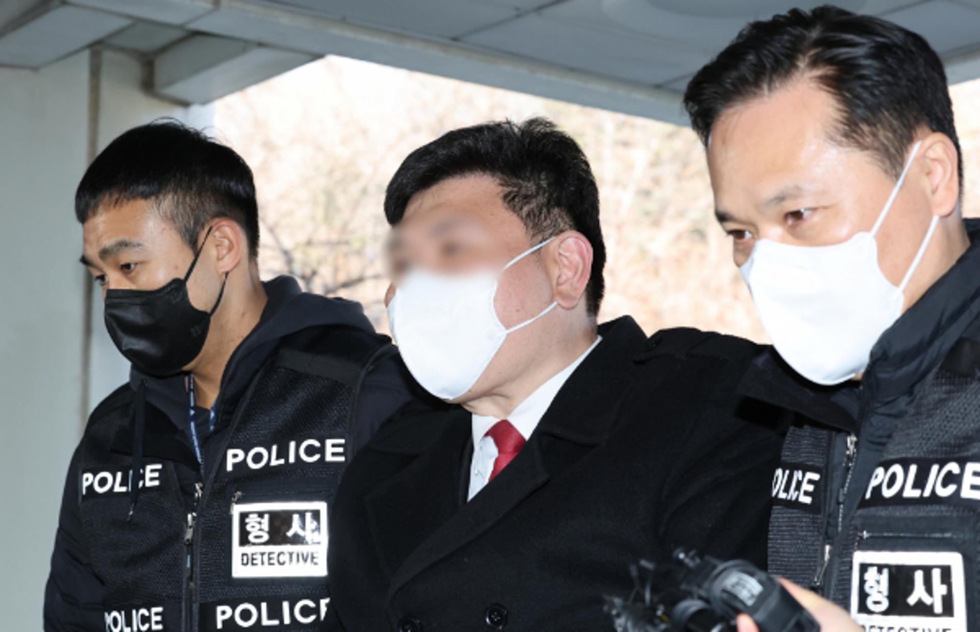 "정치인들 다 속였다"… 윤 대통령 지지 '캡틴 아메리카' 활짝