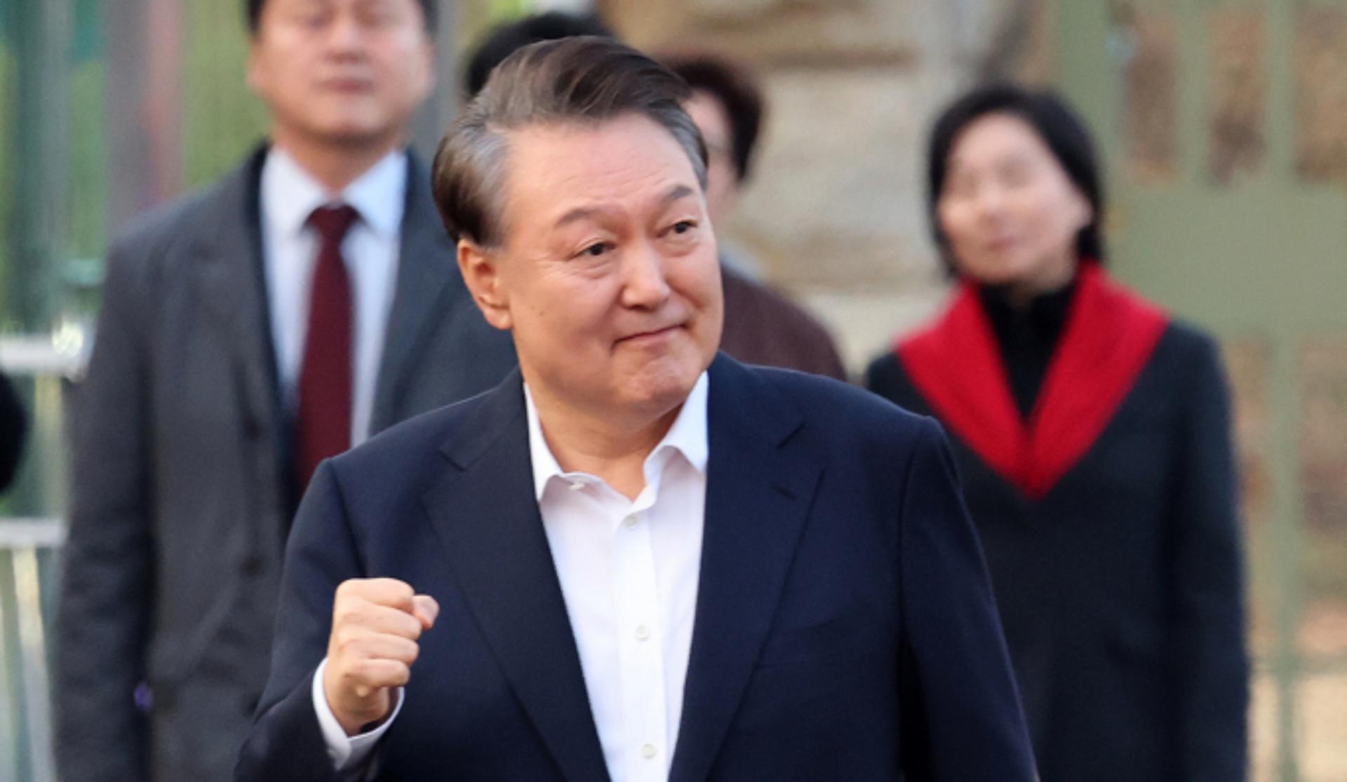 윤 대통령, 석방 후 국힘 지도부 만나… "당 잘 운영해줘 고마워"