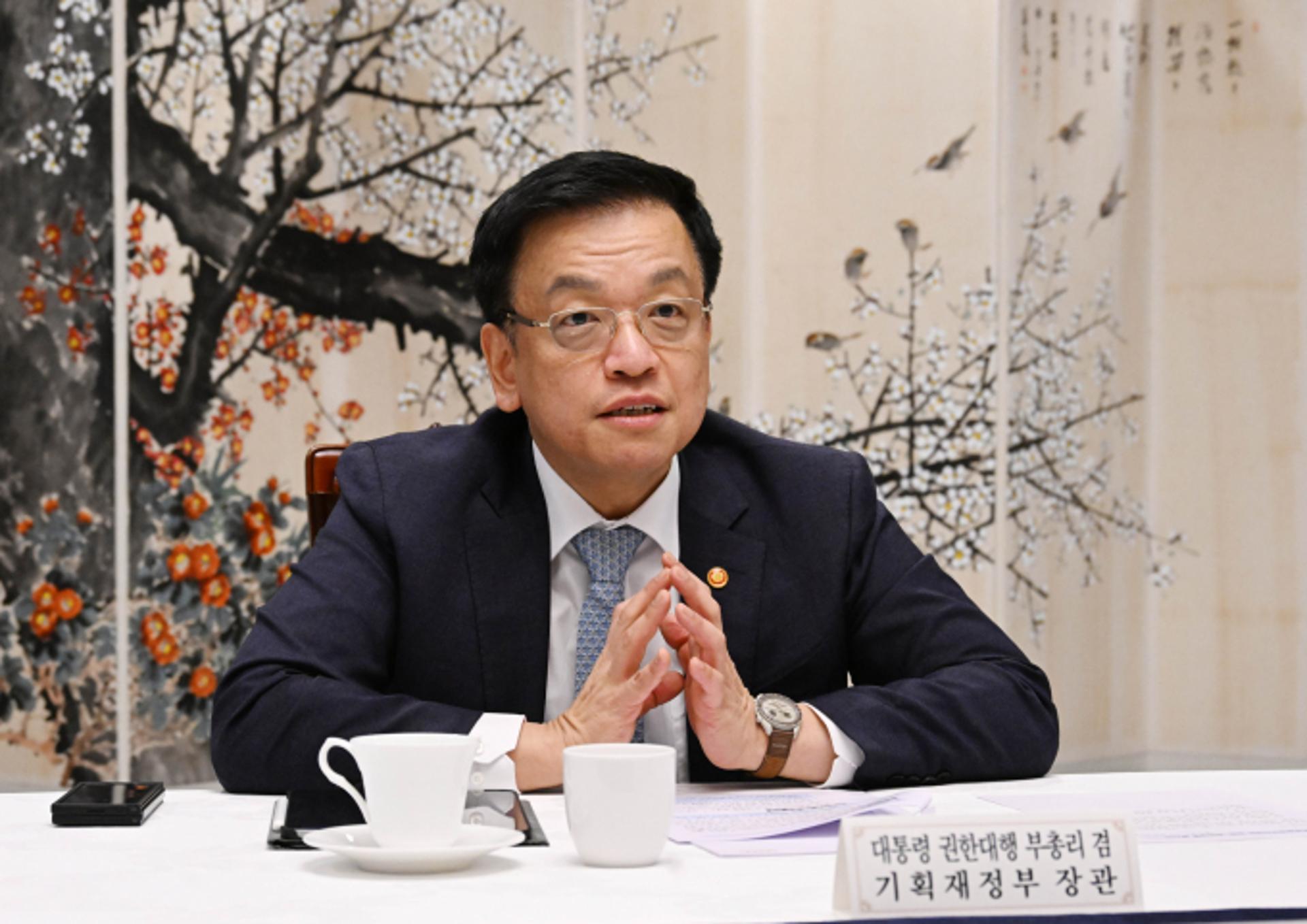 최상목 "미국에 관세율 오해 적극 설명… 조선·에너지 분야 협의"