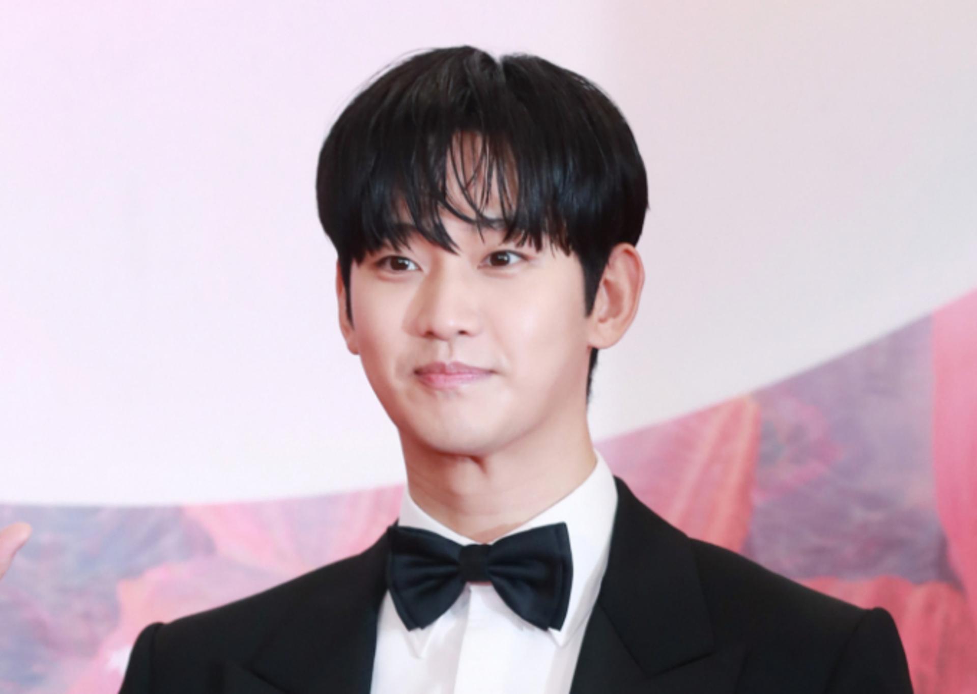 김새론 15세 때부터 6년간 열애?… 김수현 "명백한 허위사실"