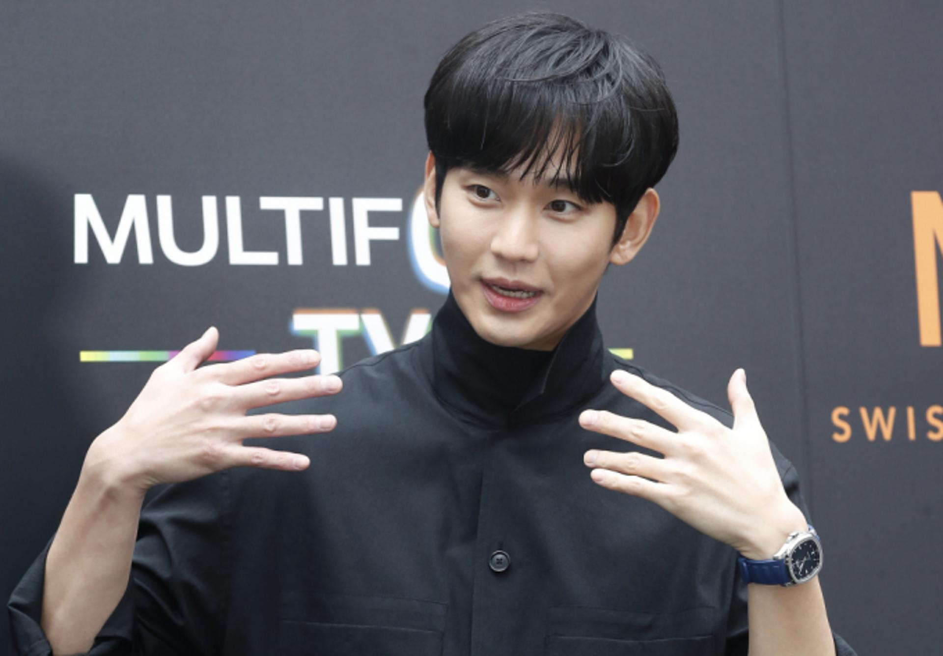 김새론 문자·스킨십 사진 공개에도… 김수현 "입장 변화없다"