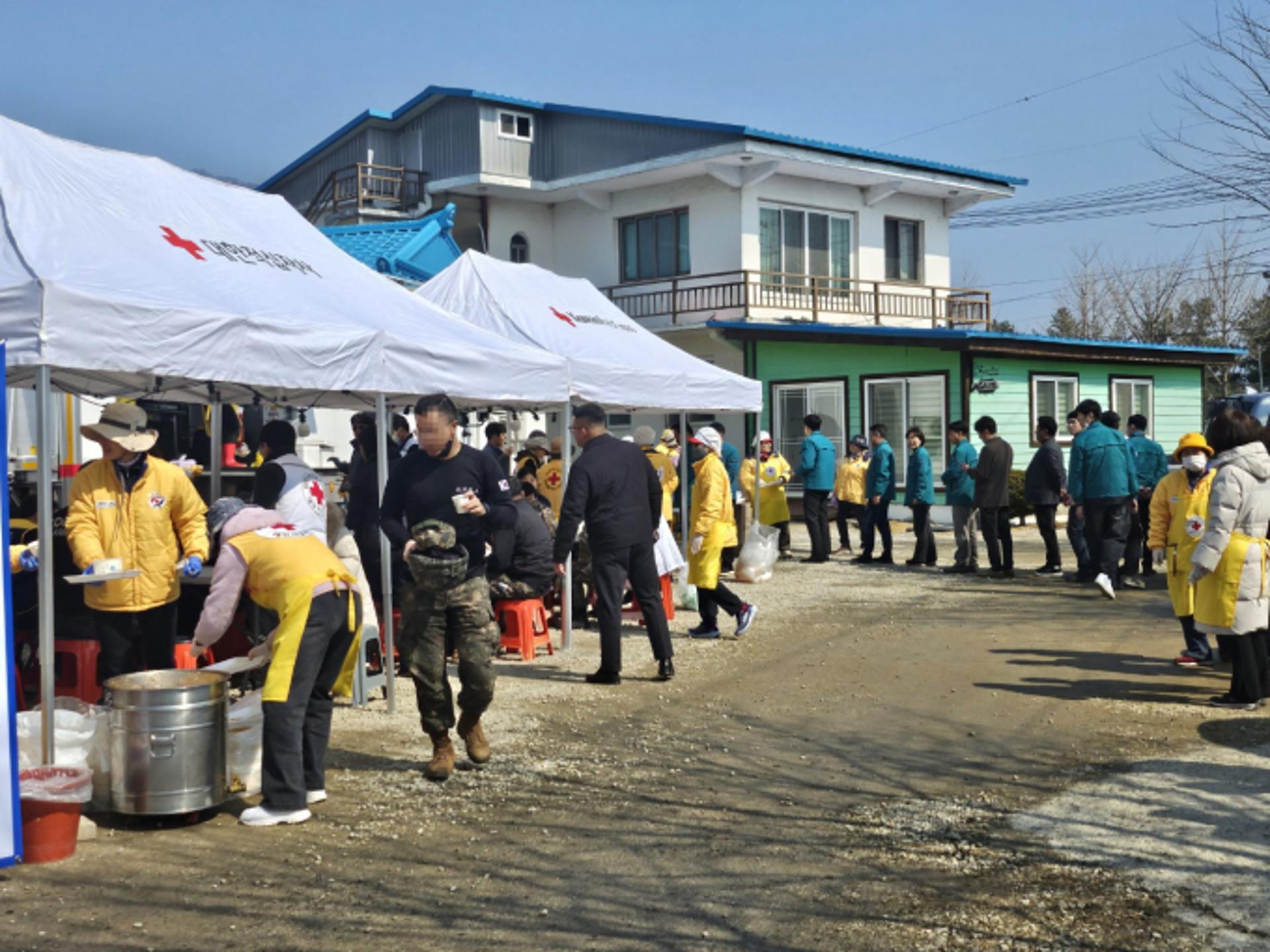 포천 오폭 사고현장, 전국 각지 온정의 손길 이어져