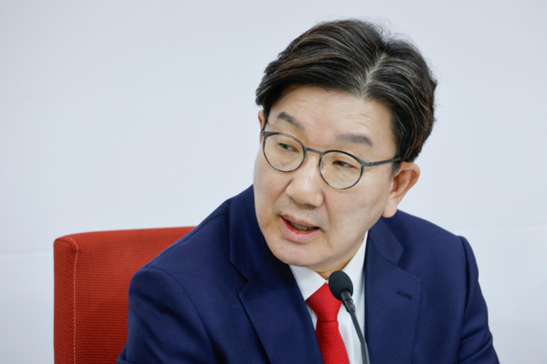 권성동 "윤 탄핵, 헌재 판단에 승복…  한덕수도 조속히 결론 내야"
