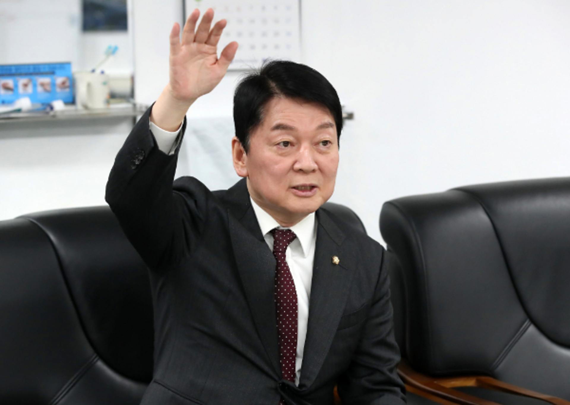 안철수 "사과할 생각 X, 민주당 염치 챙기길… 어디서 인간성을"