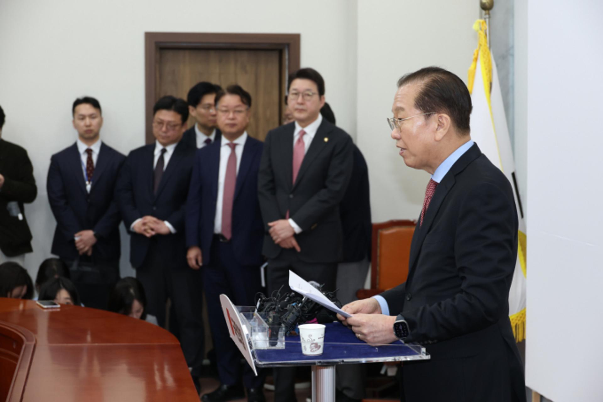권영세 "헌재 결정 겸허히 수용… 국민께 진심으로 사과"