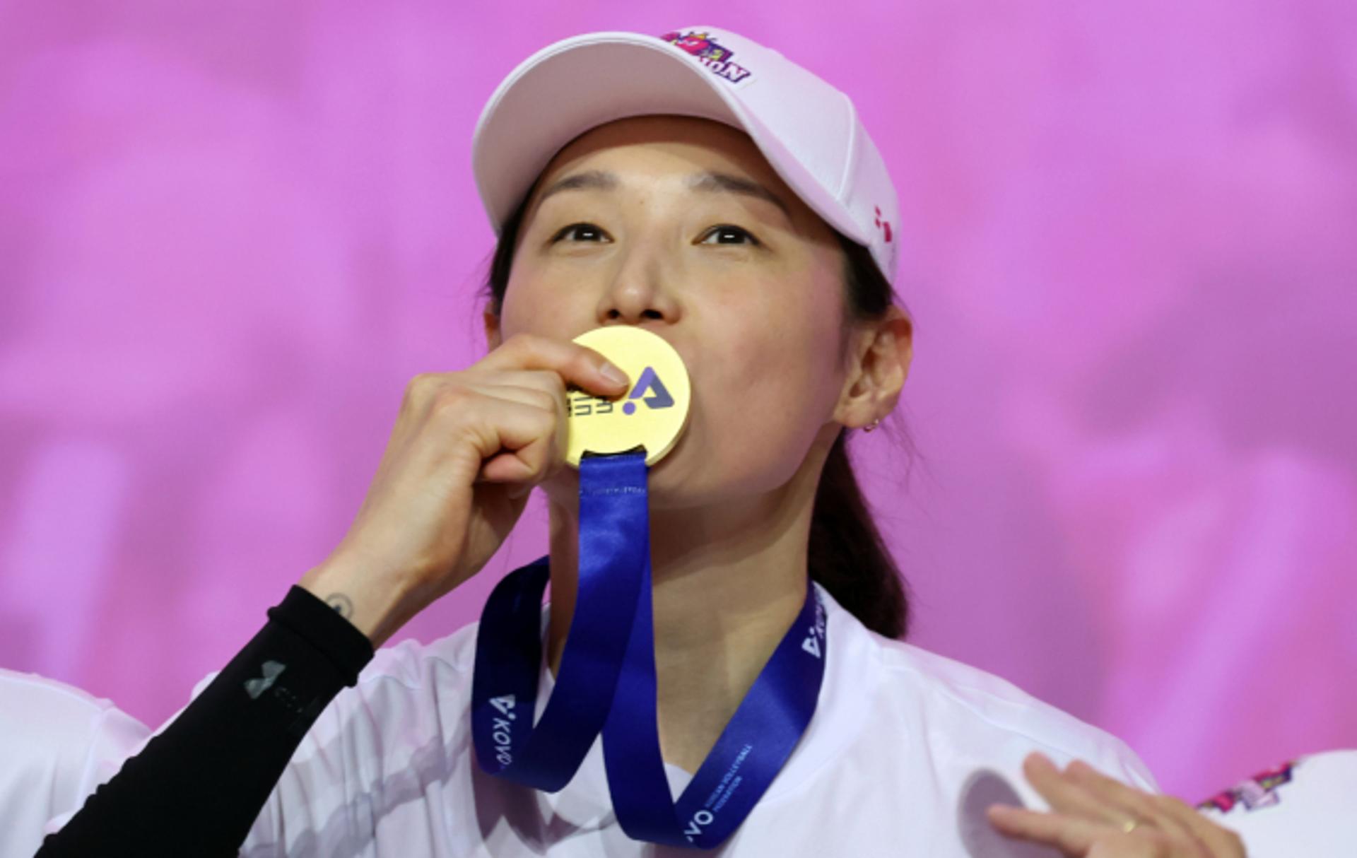 [이사람] "여자배구 응원해달라"… 현역생활 마침표 찍은 김연경
