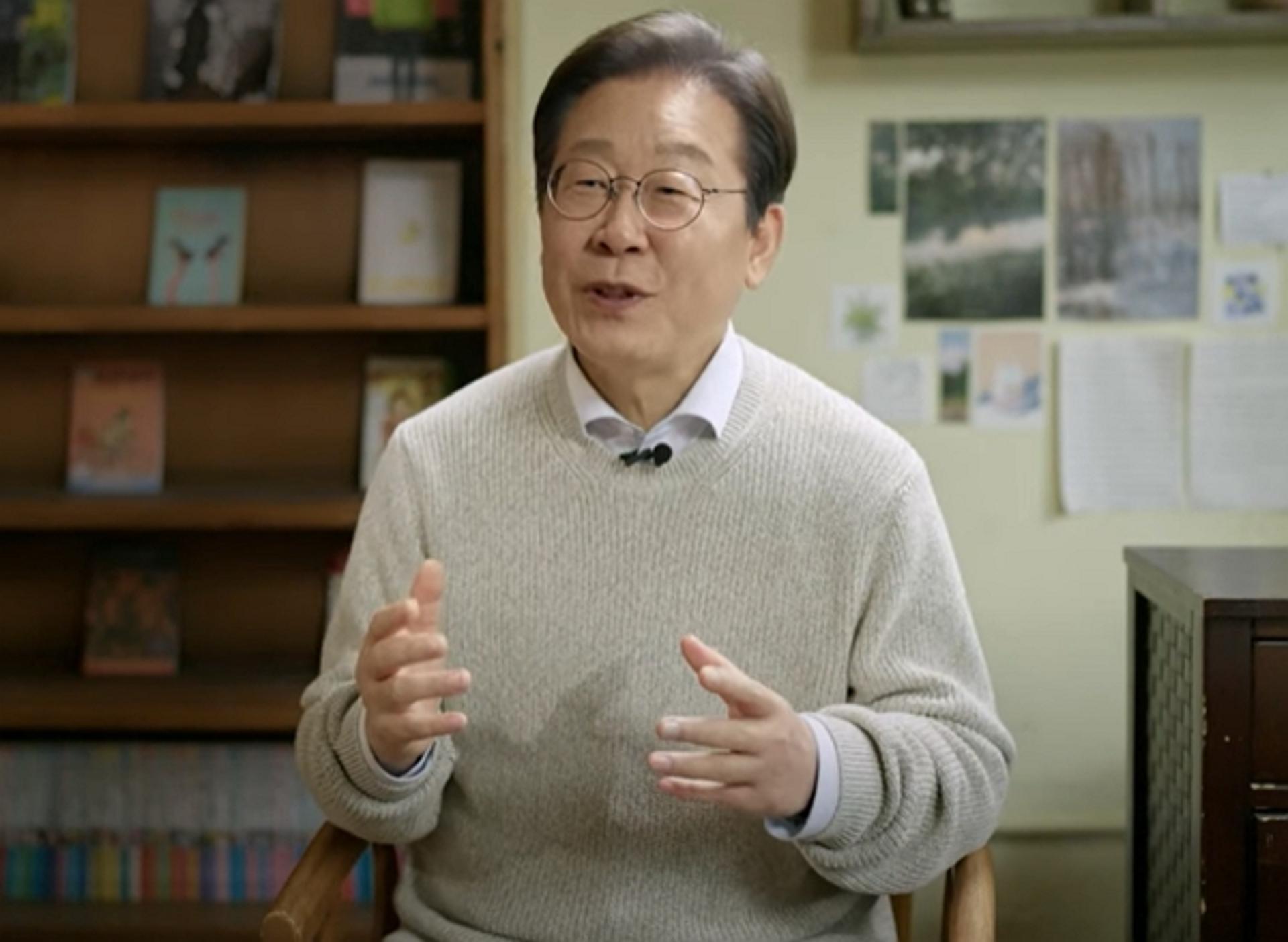 정장 벗은 이재명, '10분 다큐'로 출마 선언… "따뜻한 봄날 만들자"
