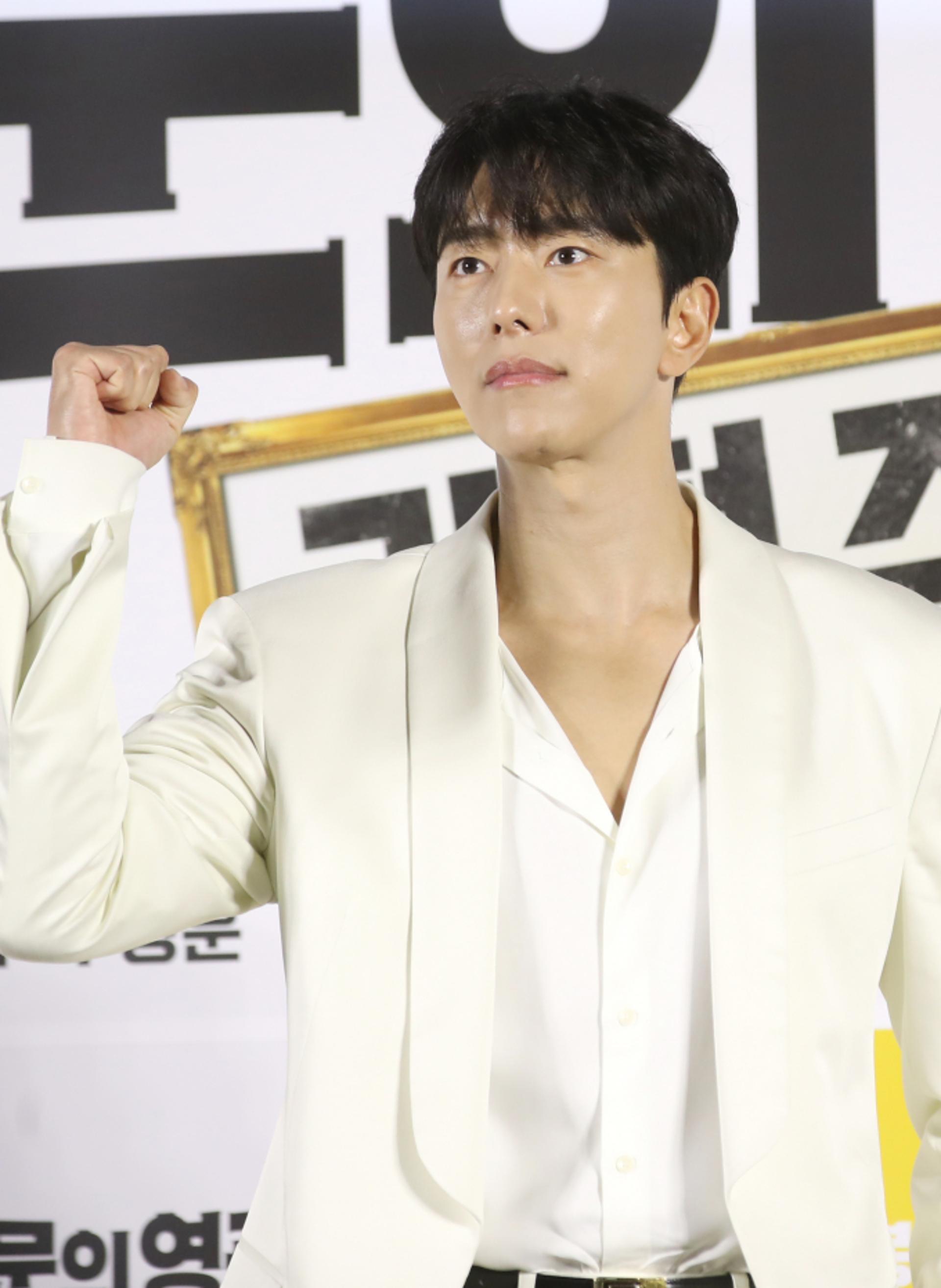 "어머니가 두 분"… 배우 윤현민, 숨겨진 가정사 최초 공개