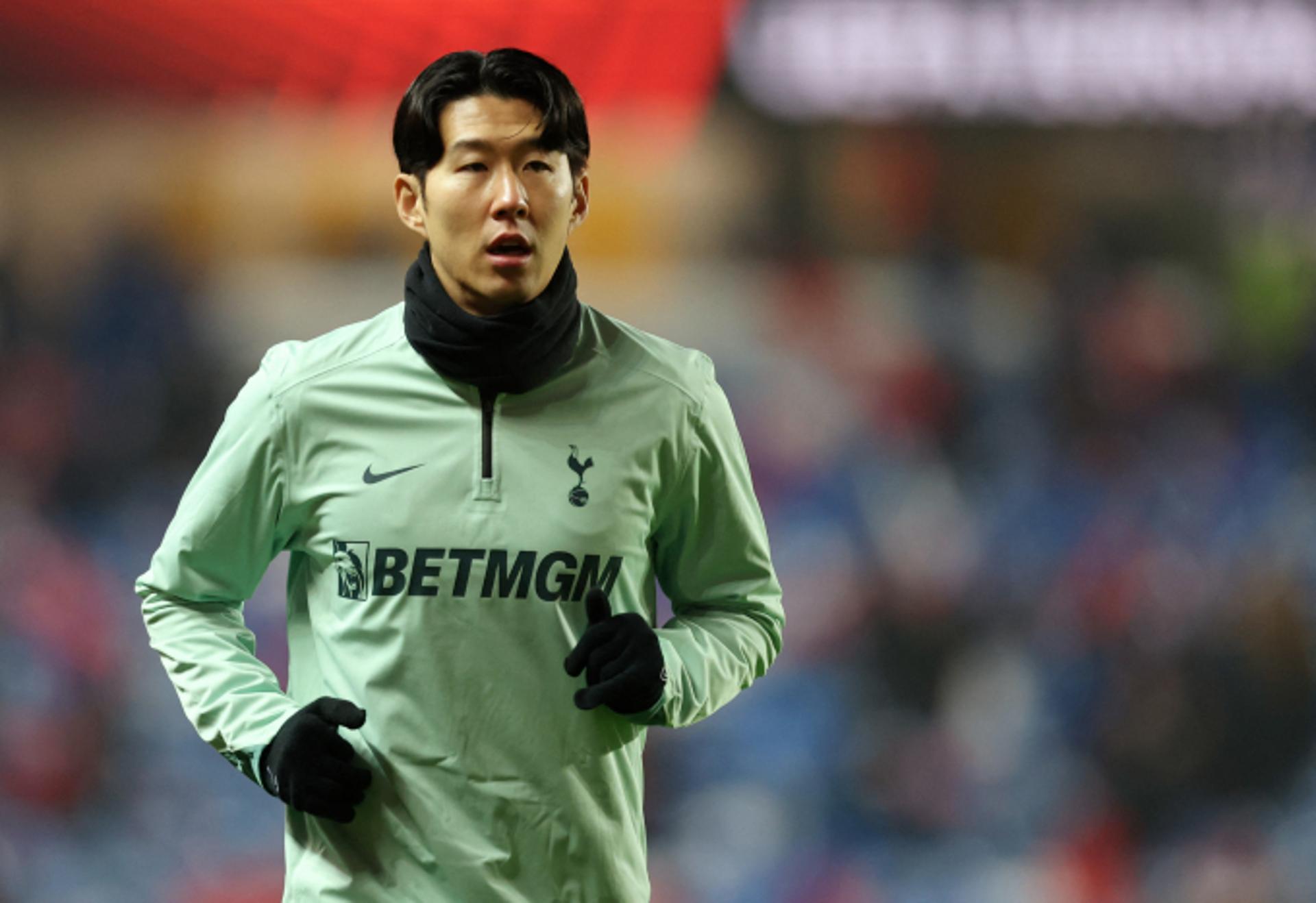'발 부상' 손흥민, UEL 4강 1차전도 결장?… 포스텍 "아슬아슬"