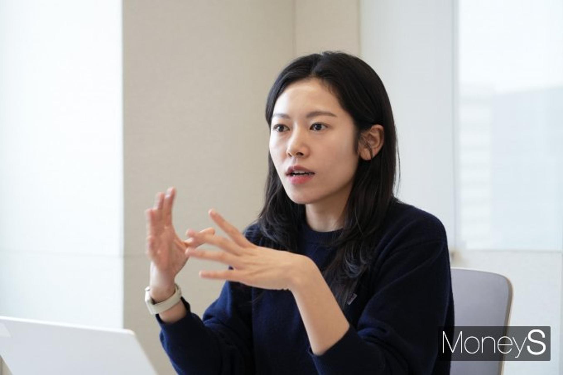 [ESG기획]"웹툰 수익 5%, 작가들 생계 꾸려" 토스뱅크 근로자 계약 돕는다