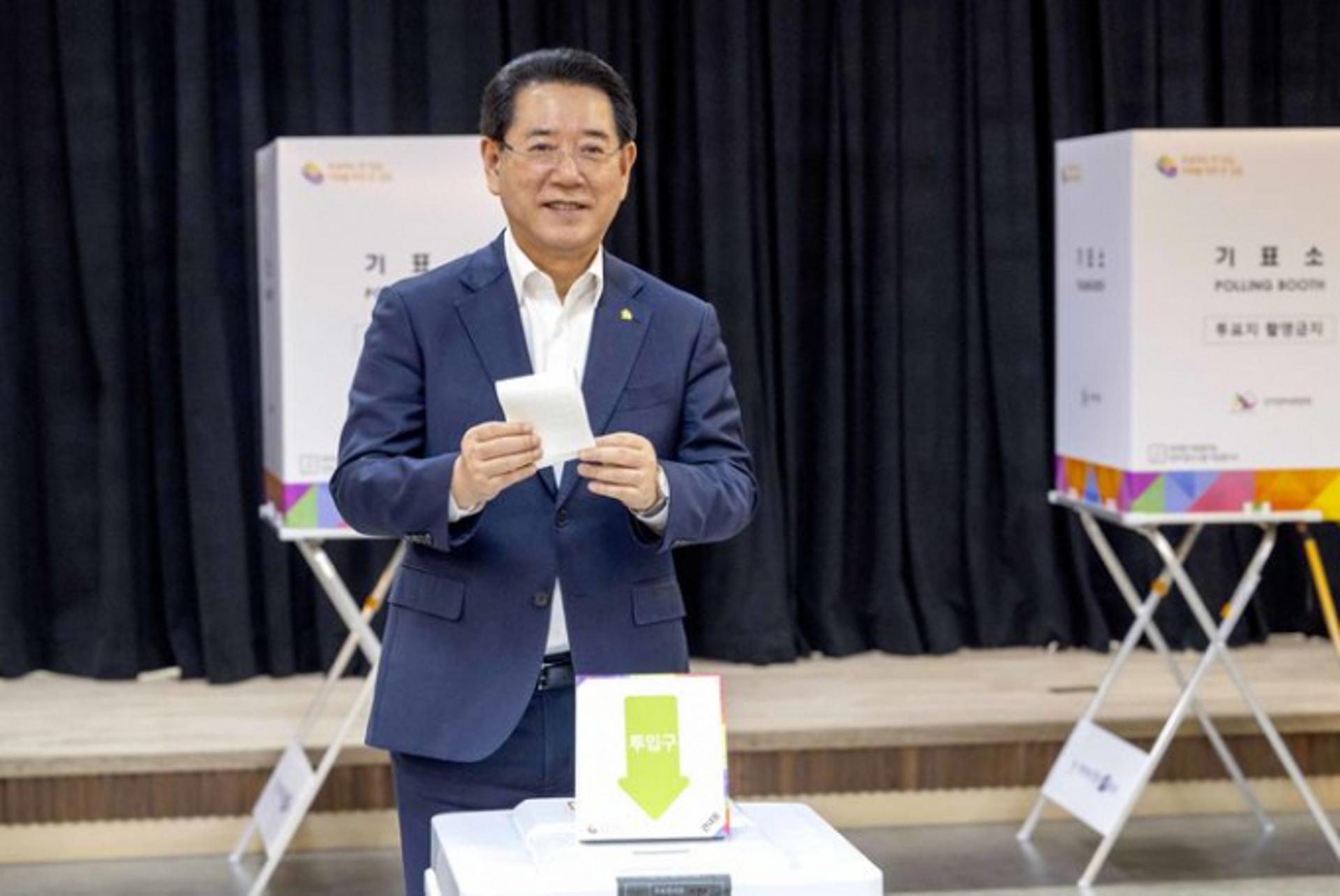 김영록 지사 "대선 거소·선상투표 적극 신고해 주세요"