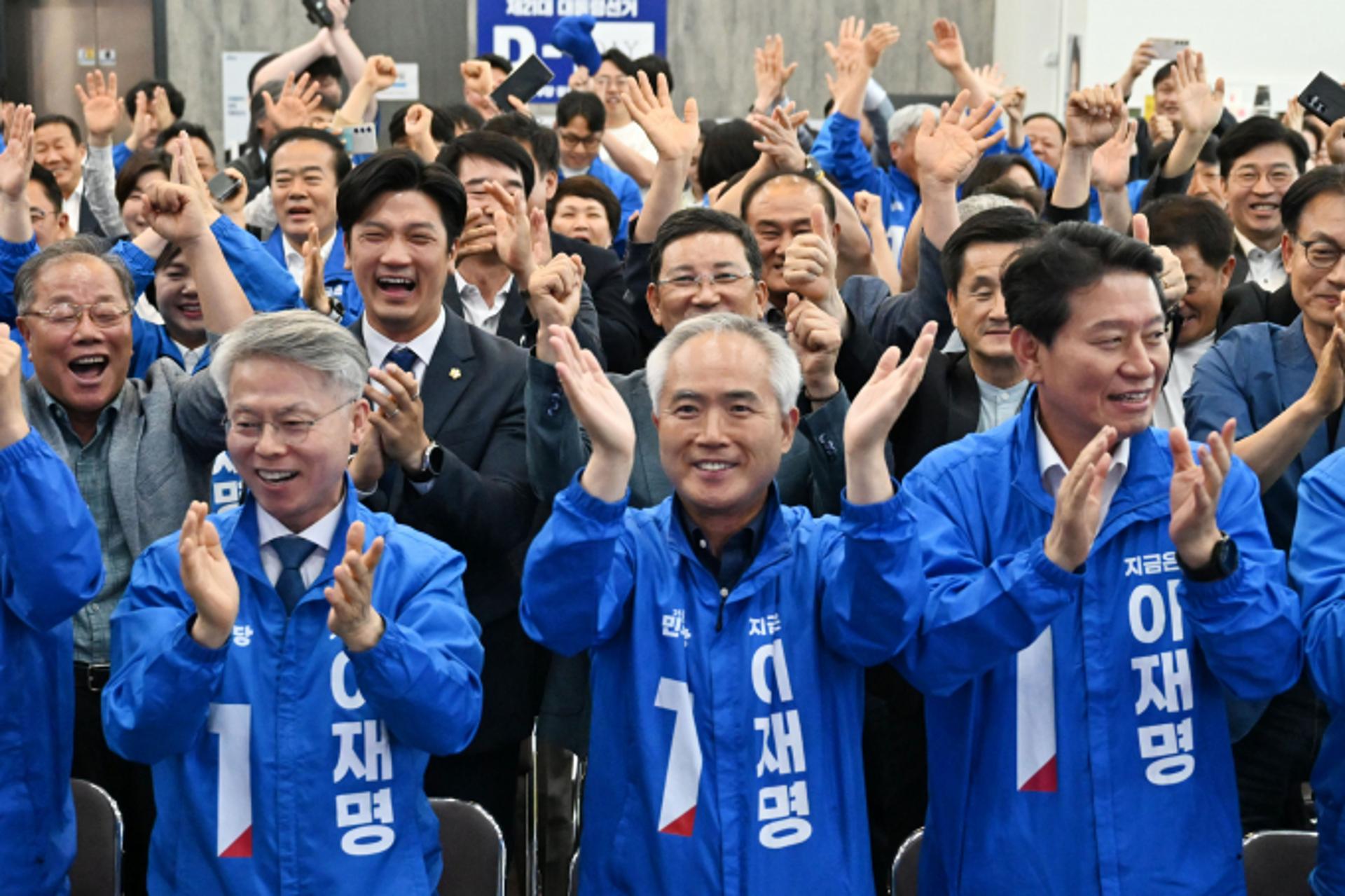 "우리 아파트서 대통령 나오나"… 이재명 머무는 단지 입주민 환호