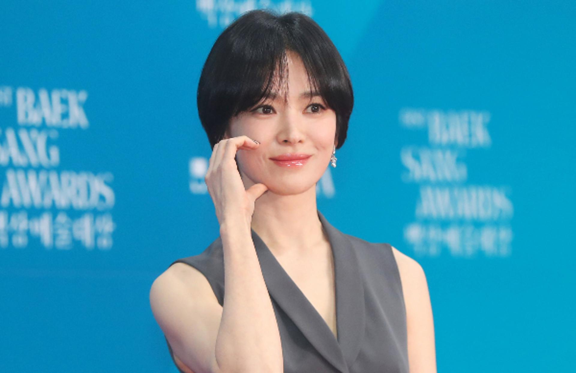 송혜교, 이재명 대통령 공개 지지?… '좋아요' 누른 인사정책 영상
