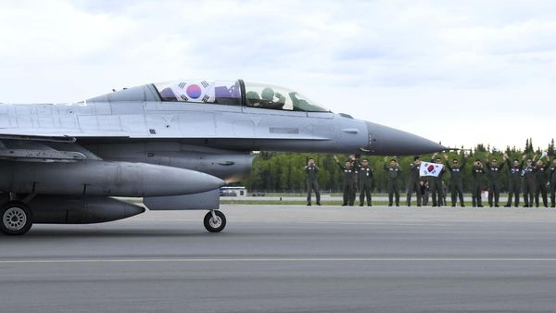한국 KF-16 전투기, 알래스카서 훈련 중 파손… 조종사들 비상탈출