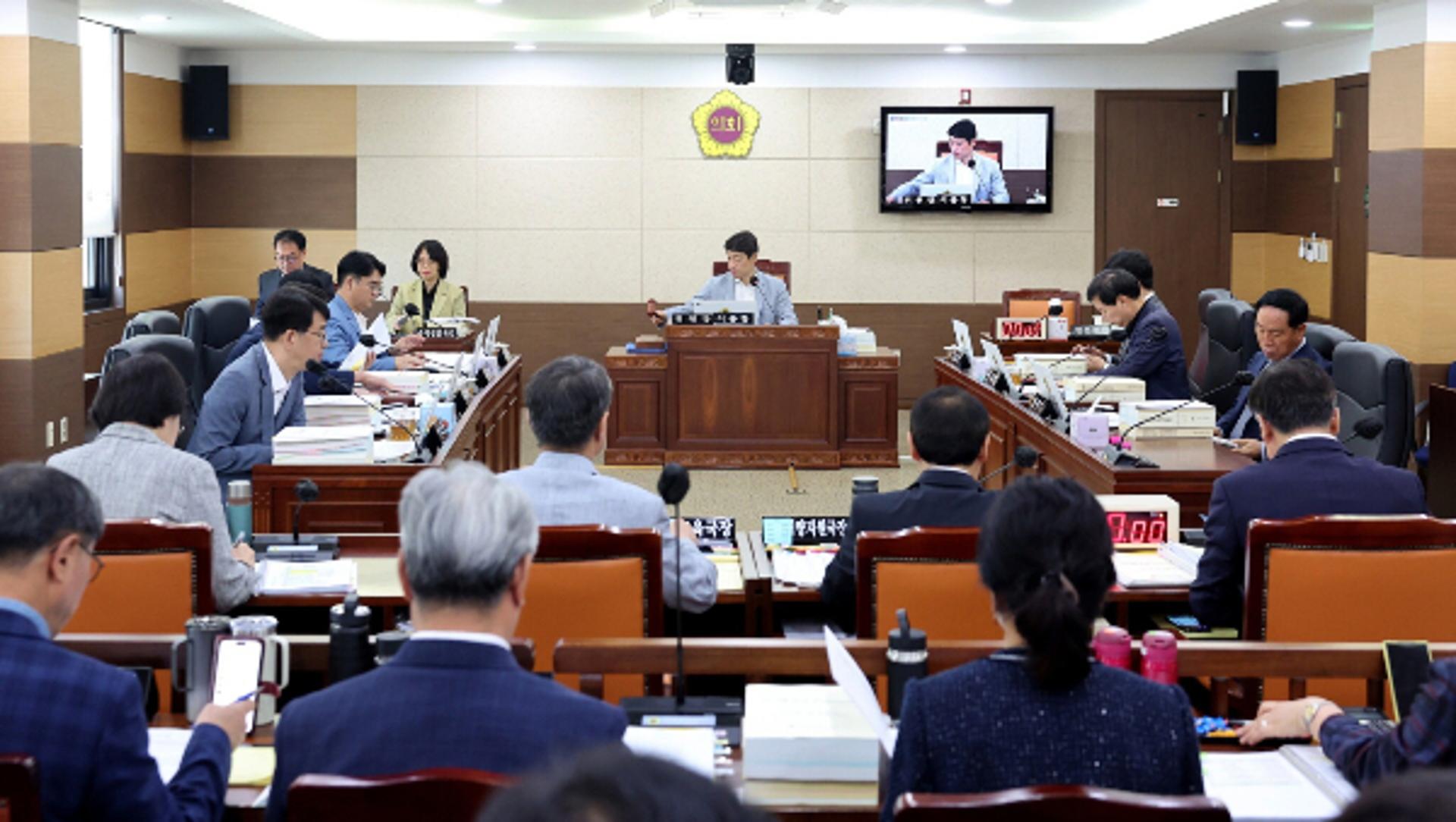 [인천시의회 소식] 시교육청 1차 추경안 상임위 심사 완료