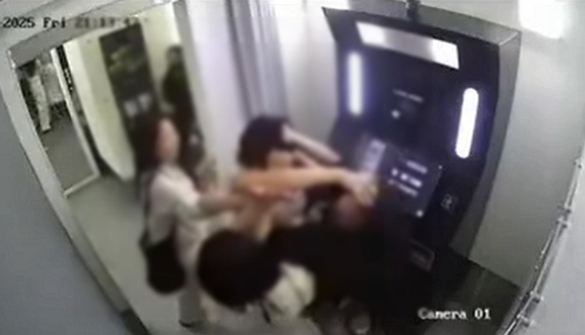 "빨리 나와"… 한국 여성, 베트남 포토부스서 현지인 '머리채+폭행'