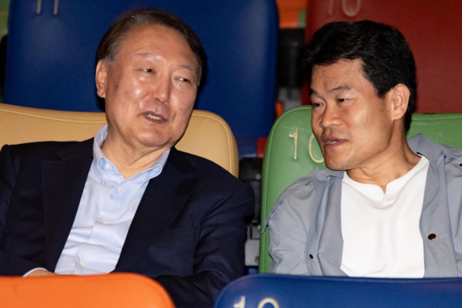'입당' 전한길, 국힘 전당대회 흔드나… 지도부 "입당 막을 수 없어"