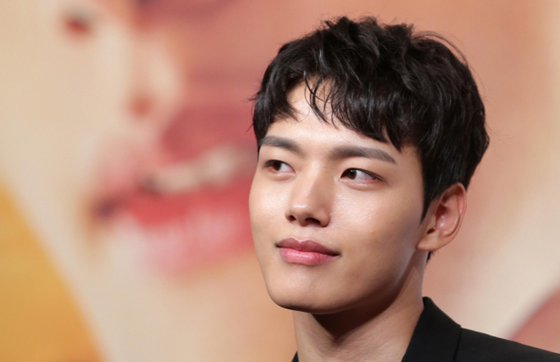 여진구, '19금 성인물 SNS' 팔로우… '논란'의 전말은?