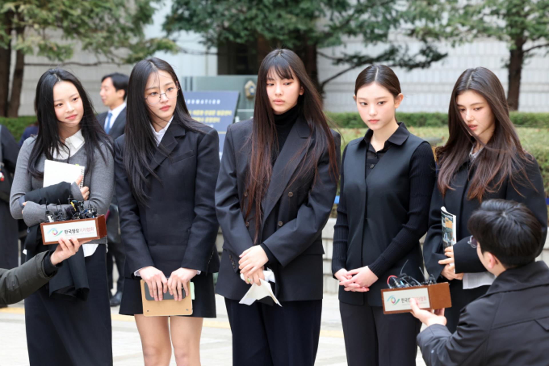 뉴진스vs 어도어, 비공개 조정기일… 또 전원 출석할까