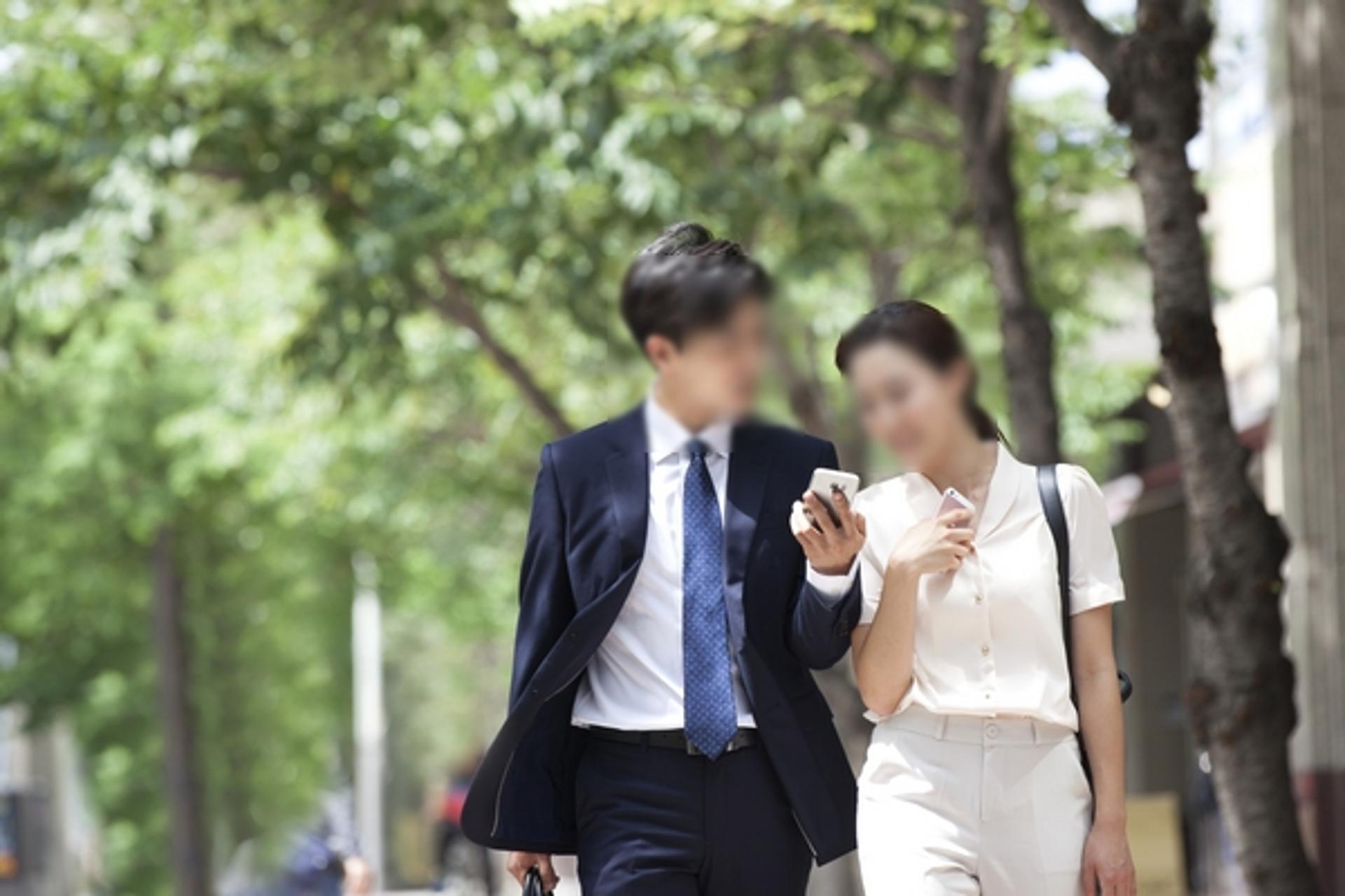 40대 유부남, 길거리 이상형에 '친구 하자'… "기회 잡고파, 바람 아냐"