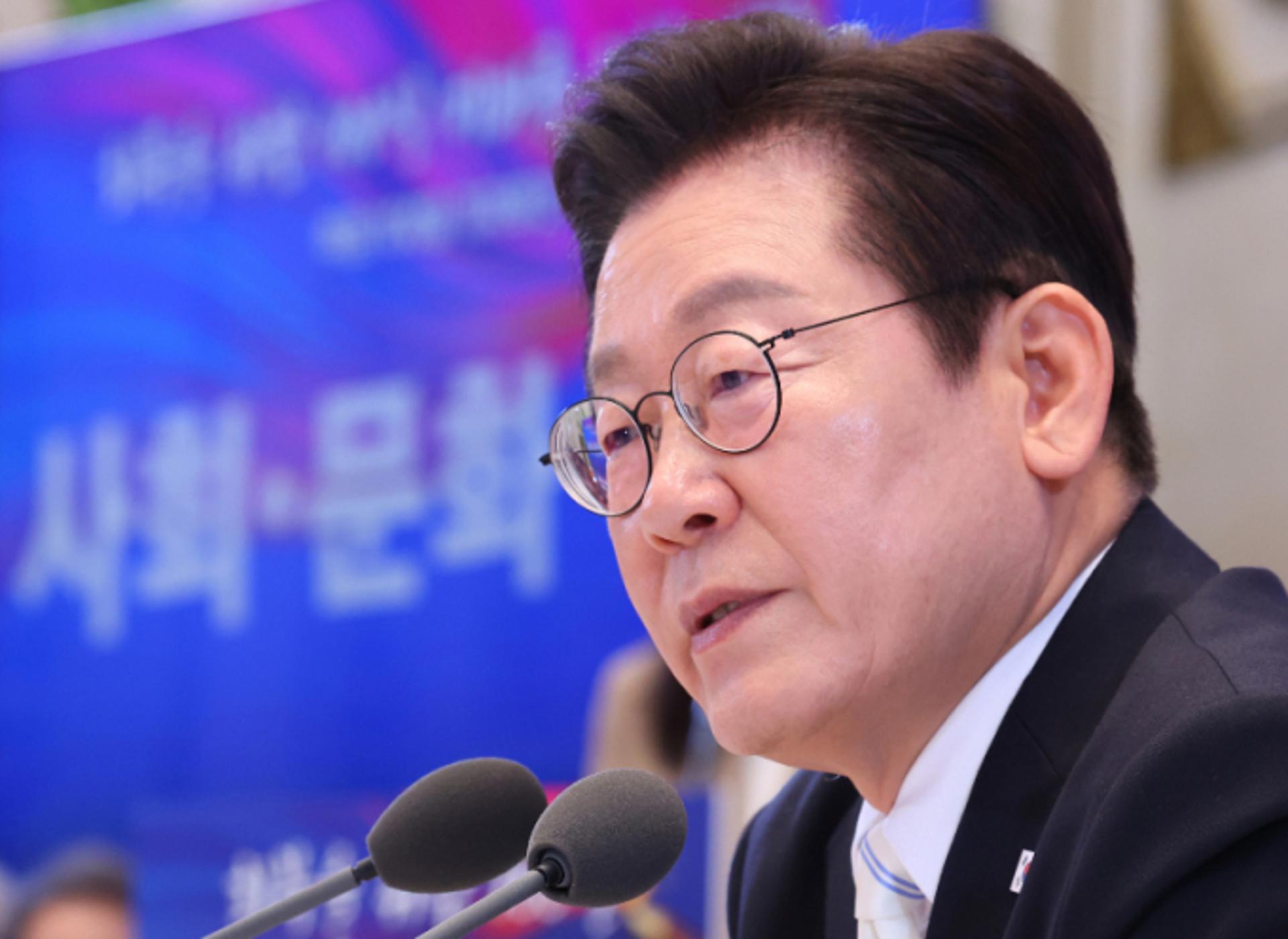KT 직격한 이 대통령 "소액결제 해킹 사건, 은폐축소 의혹 밝혀야"