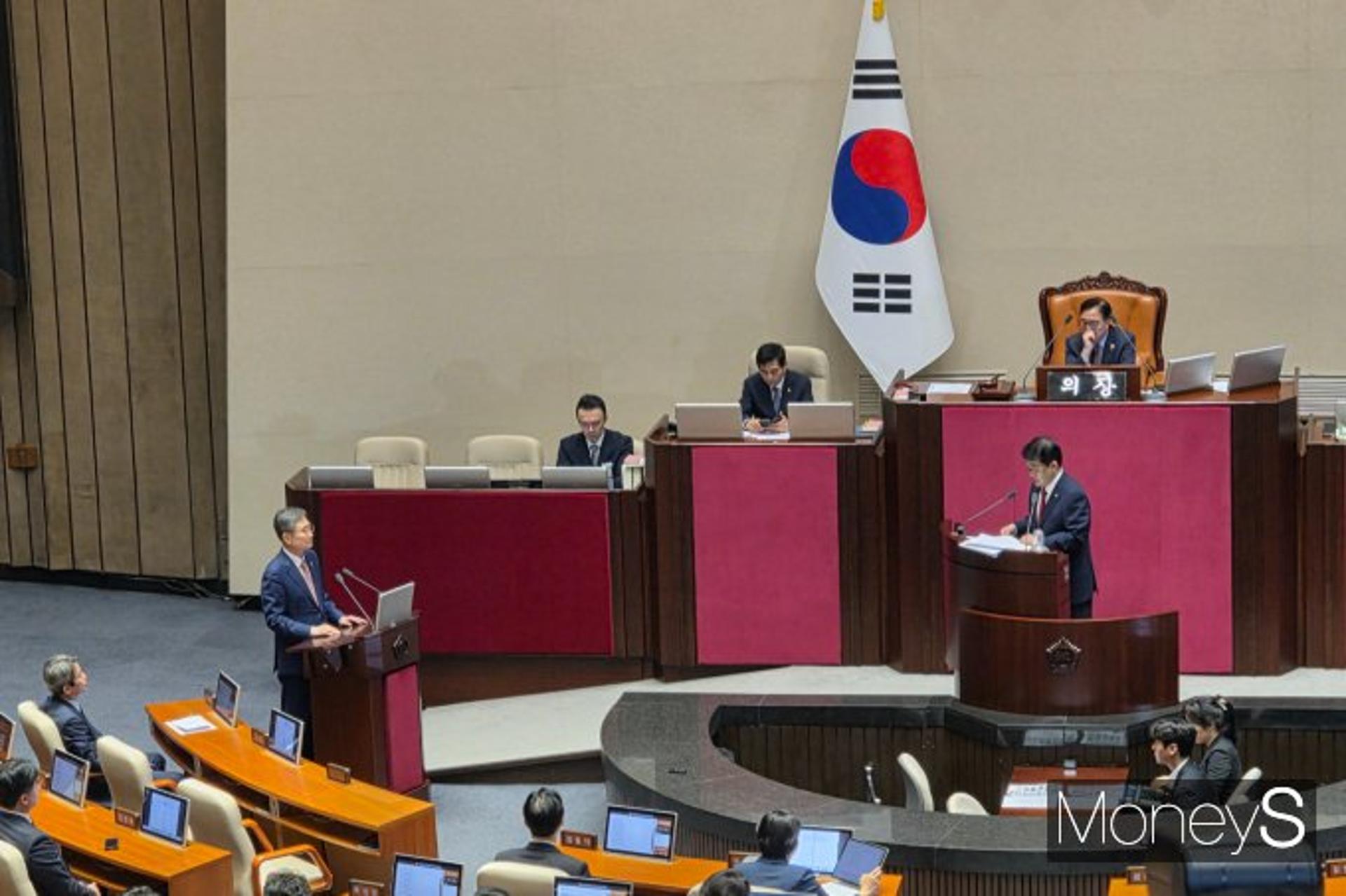 고성 오간 이틀째 대정부질문… '굴종외교' 지적에 여야 격돌(종합)