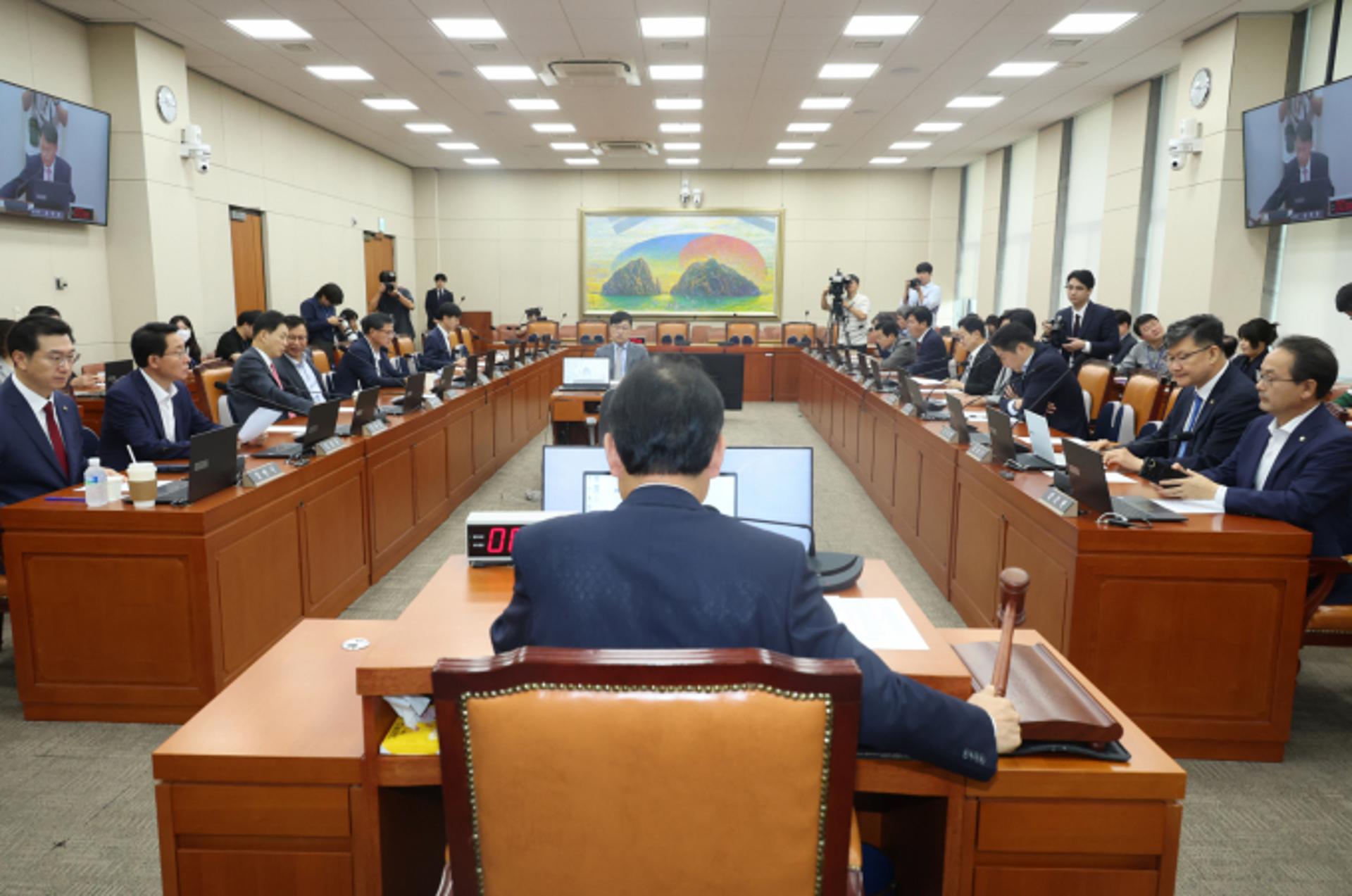 "1급 공무원 없는데" 이억원·이찬진 국감 데뷔… 금융사고 질타 예고