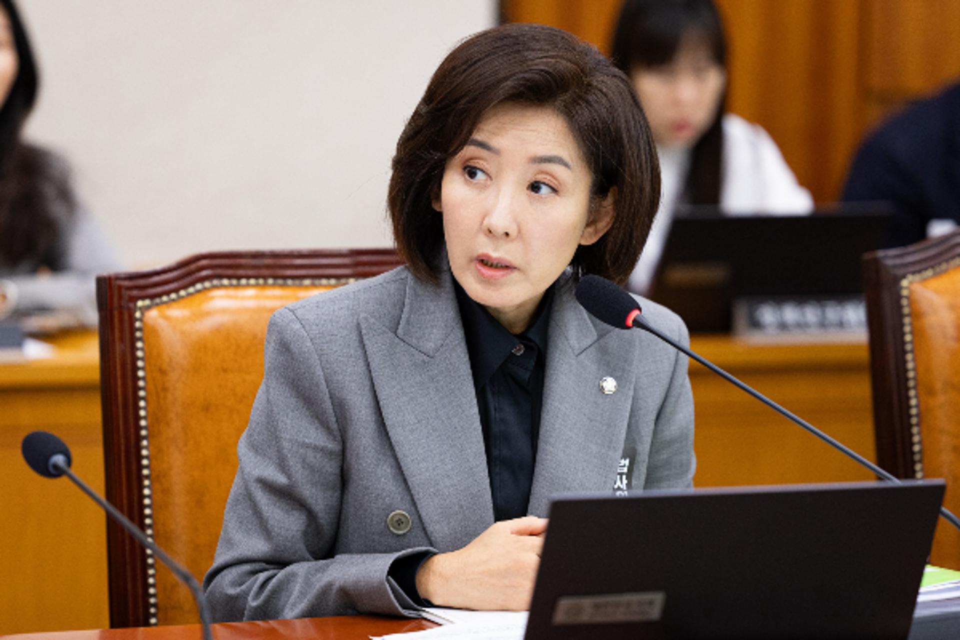 나경원, '법원장' 남편 증인인 국감서… "춘천지법 질의 않겠다" 이석