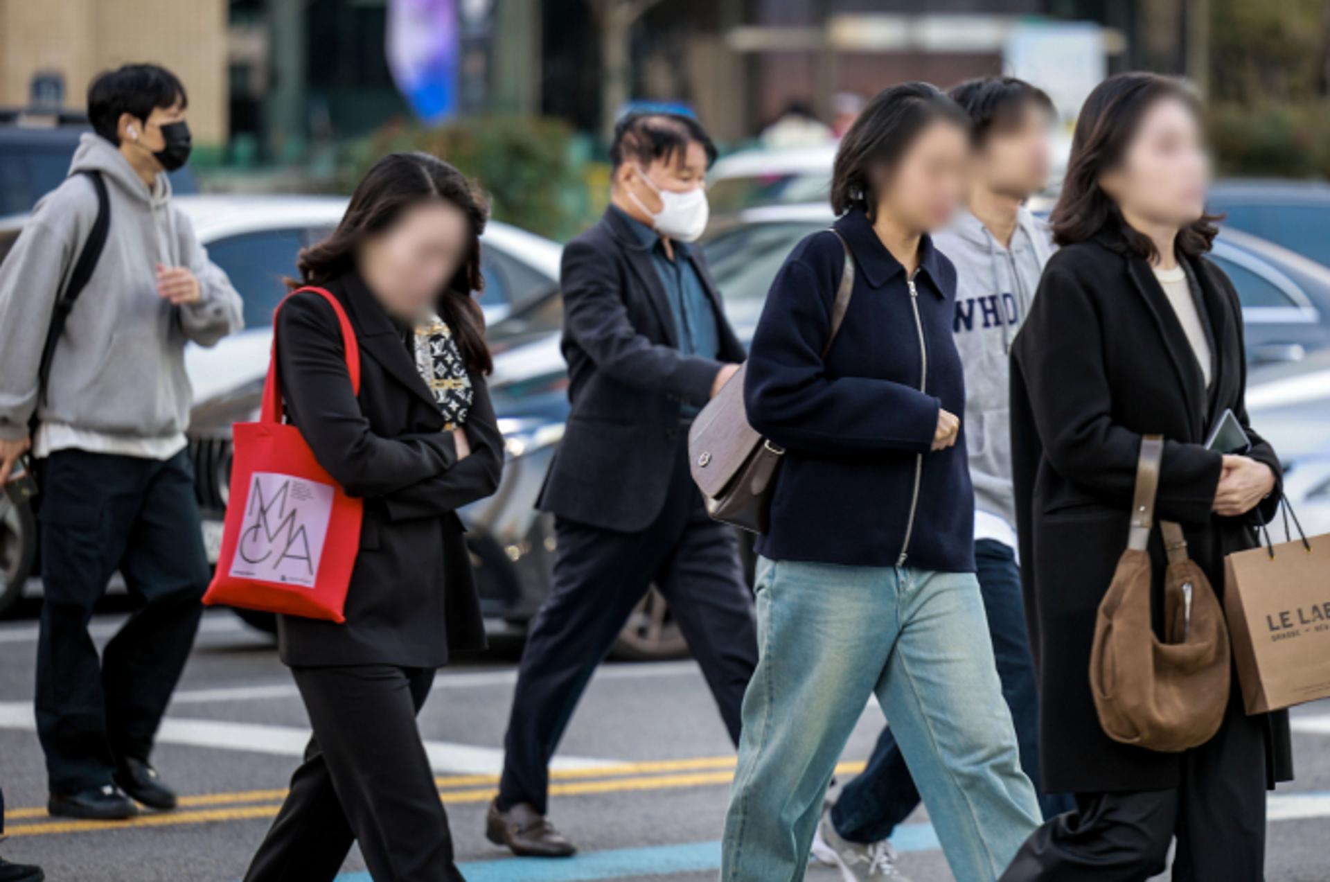 [오늘 날씨] 전국에 바람 '쌩쌩'… 북서풍 타고 미세먼지 유입