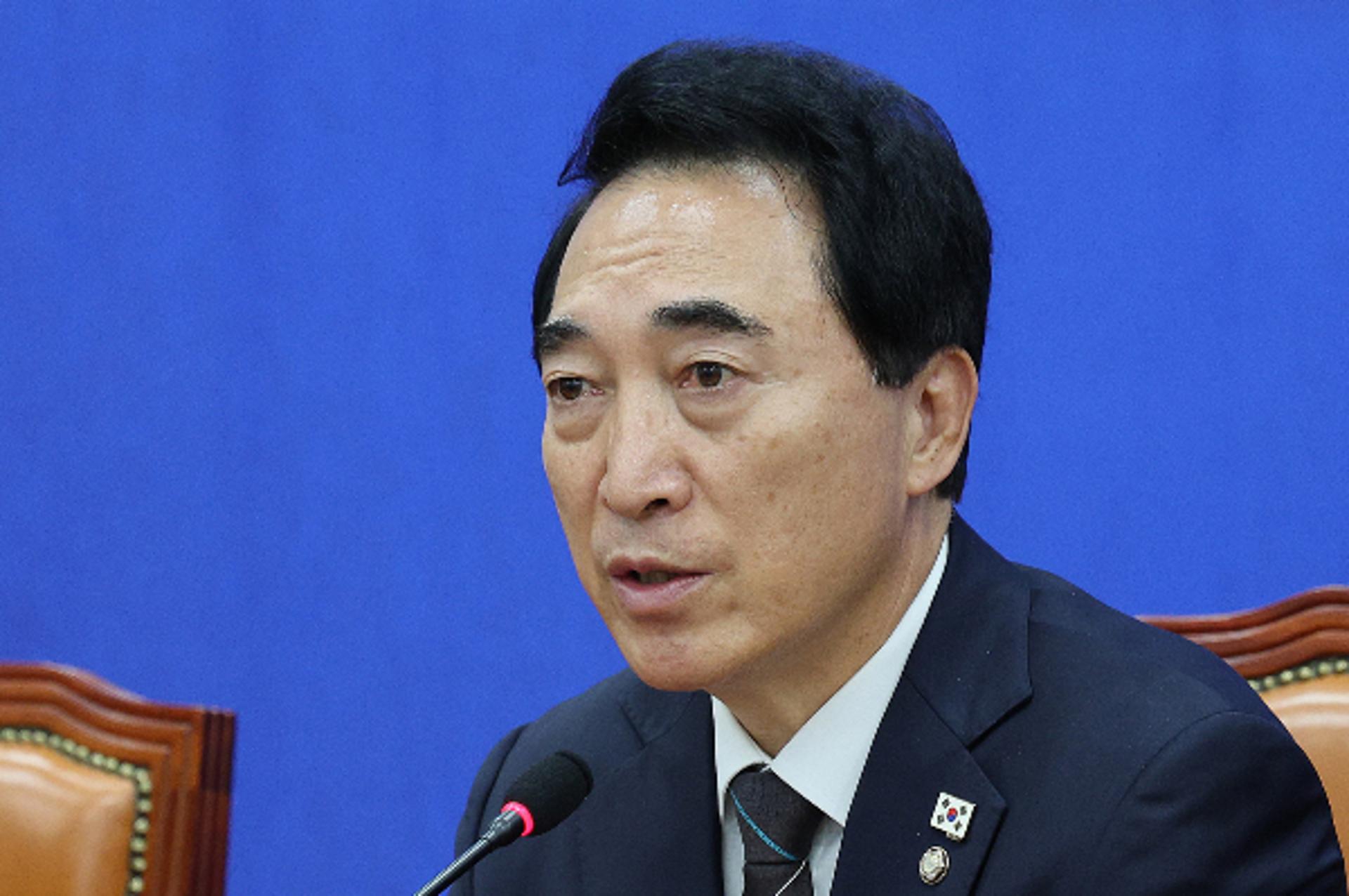 "죄 없는 자가 돌로 쳐라"… 박수현, '딸 축의금 논란' 최민희 적극 옹호