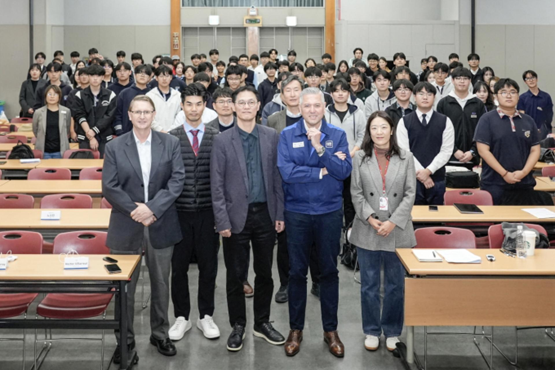 GM, 미래 모빌리티 인재 양성 선도… AI 기반 문제 해결 교육