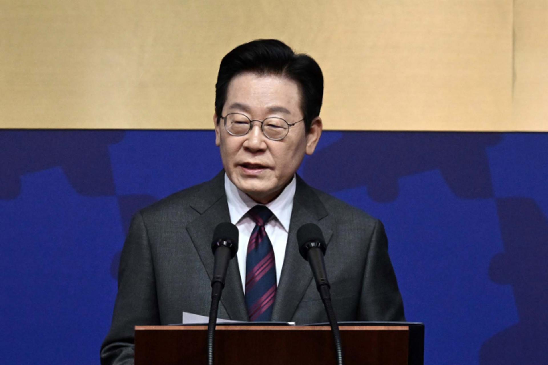 [APEC 2025] 이 대통령, 시진핑과 첫 대면 … 웃으며 인사 나눠