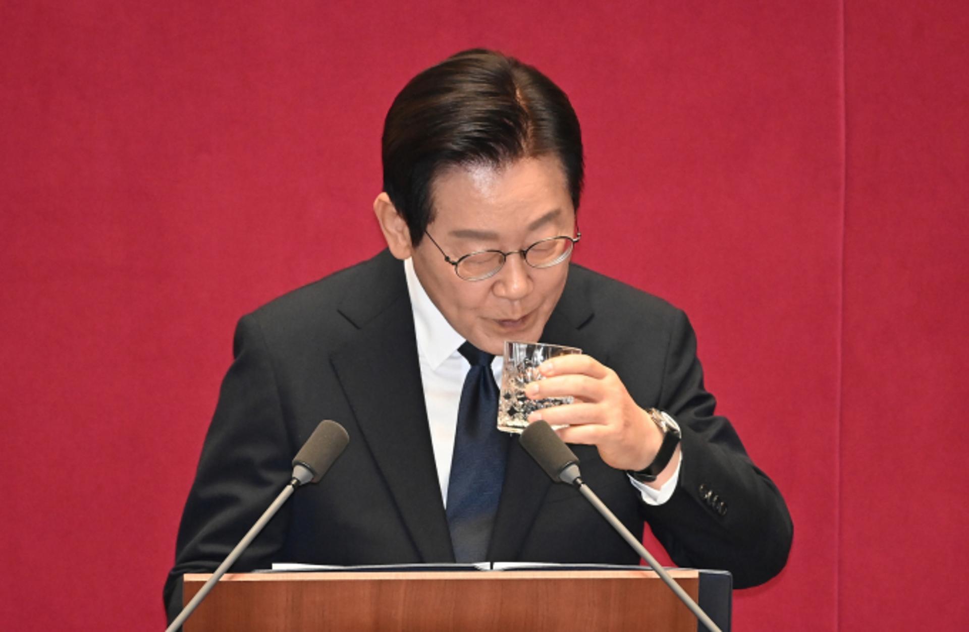 이 대통령 "기준중위소득 6.51% 인상, 취약계층 두텁게 보호할 것"
