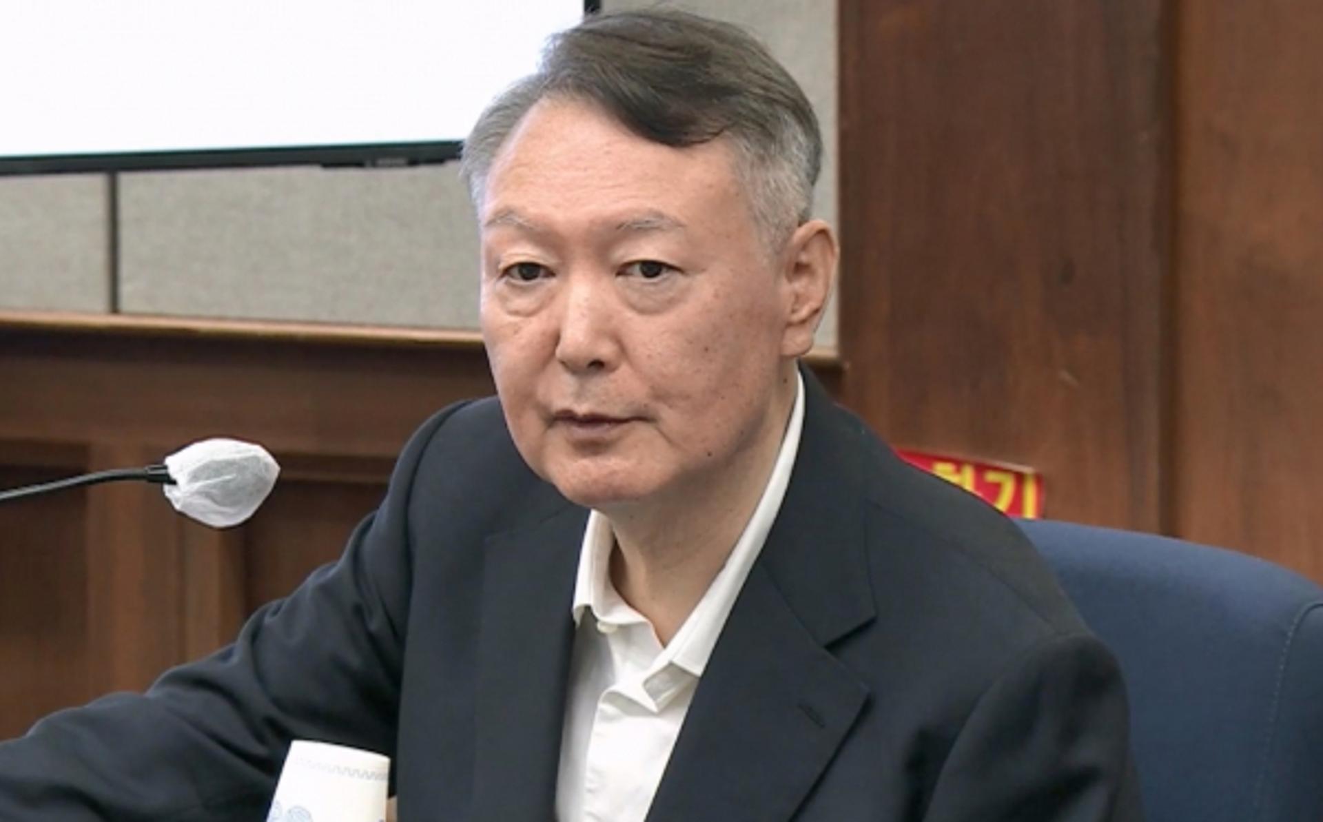 '미사일' '위협 사격' '중화기' 증언에… 윤석열 "몸 안 좋다"며 퇴정