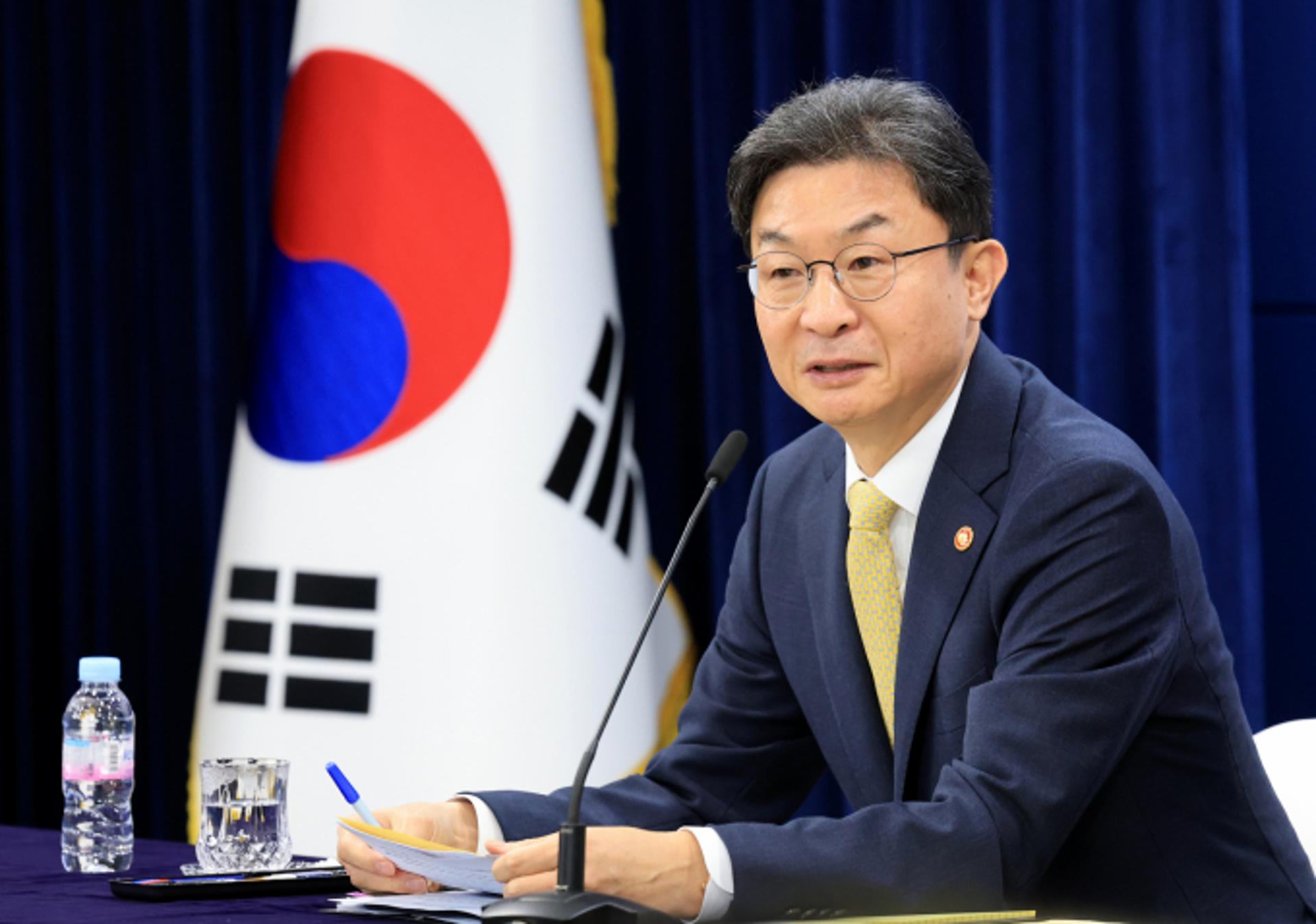 이억원 금융위원장, 여전업권 CEO 첫 회동… "소비자보호 강화 필요"
