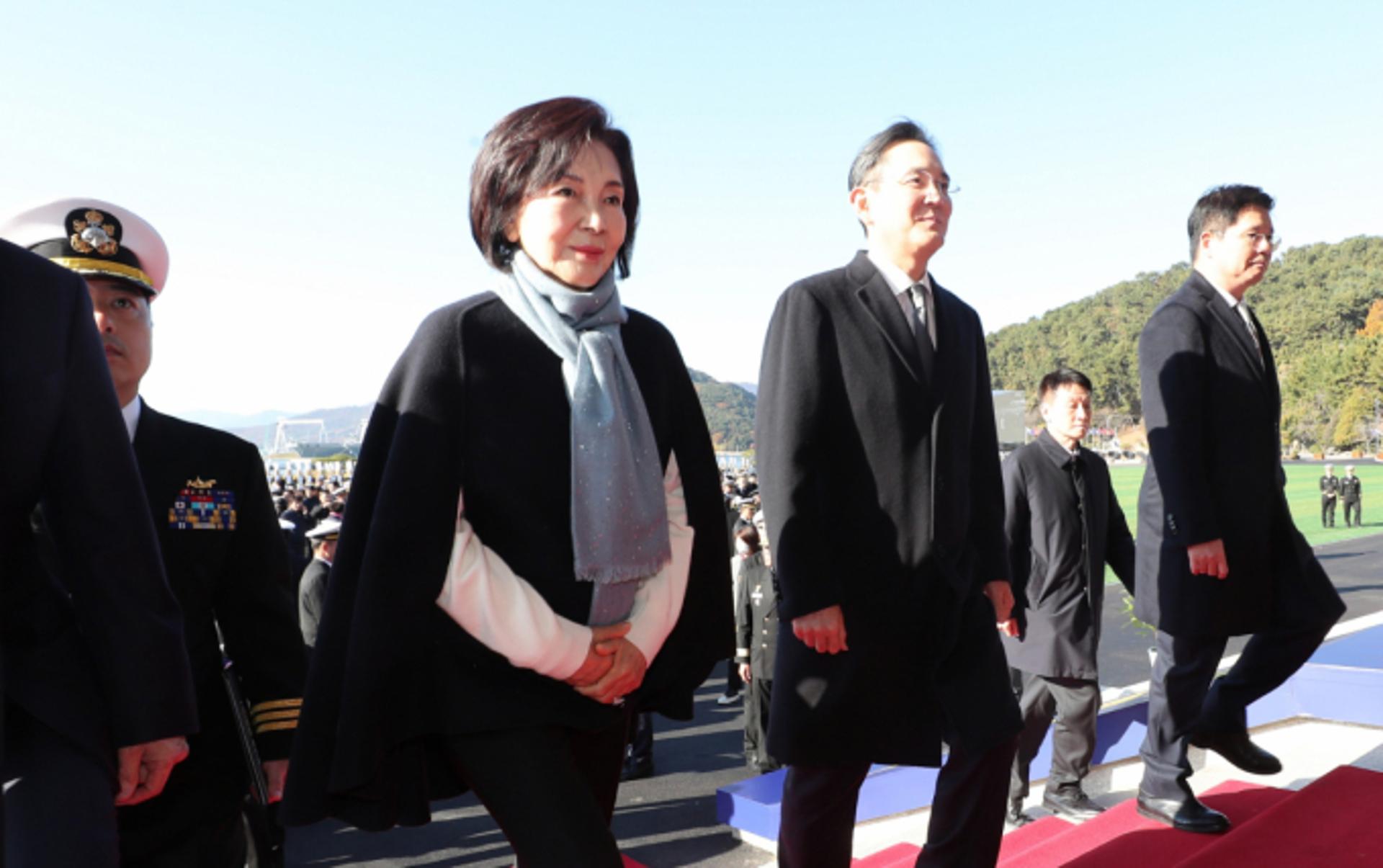 [특징주] 홍라희, 이재용에 주식 전량 증여 소식에 삼성물산 9%대↑