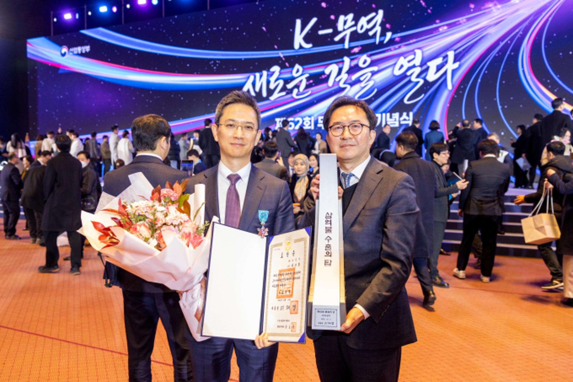'3억불 수출의 탑' GC녹십자 "미국 기반 글로벌 사업 확대"