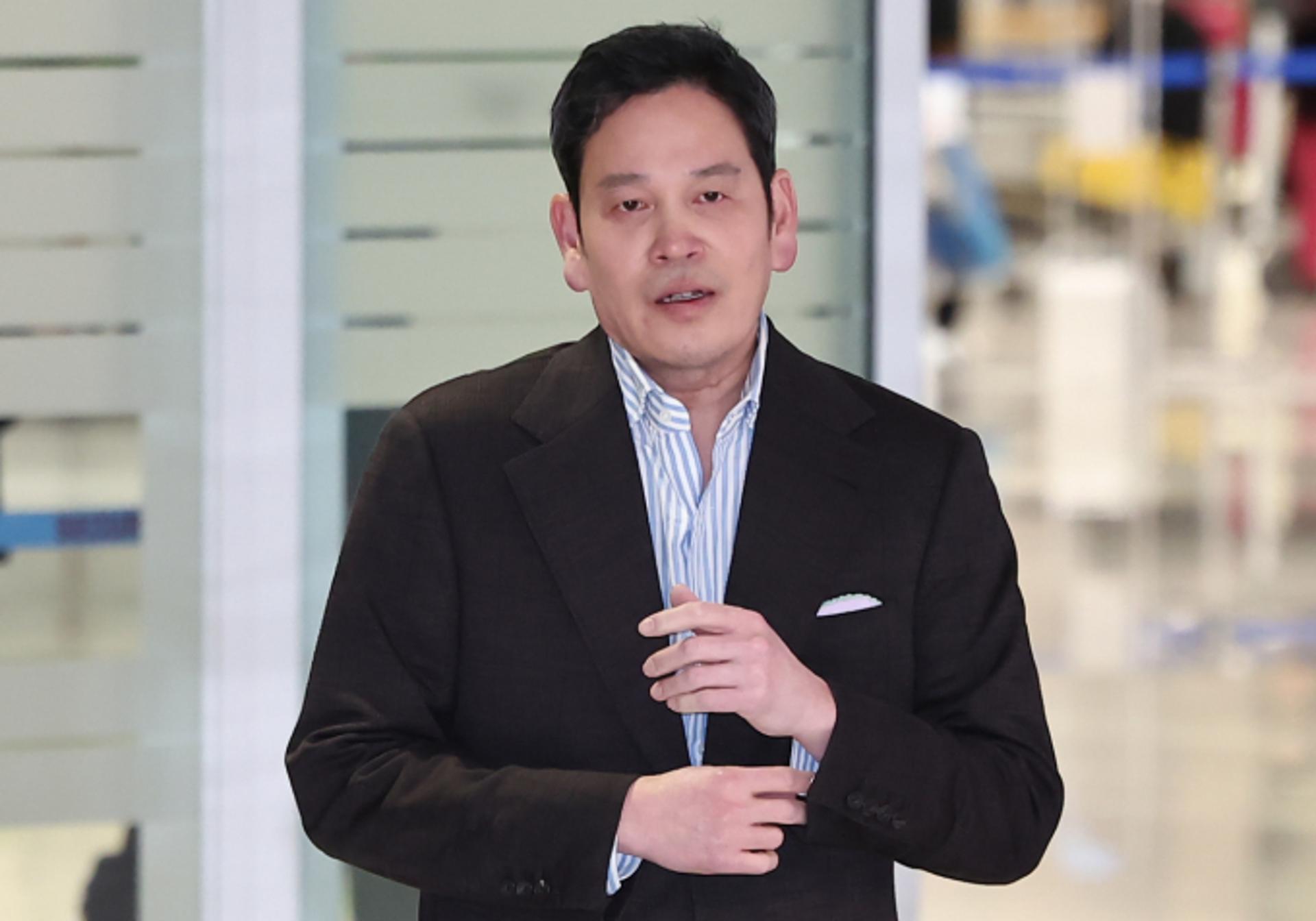 정용진 신세계 회장, 미국 밴스 부통령 성탄 만찬 참석차 출국