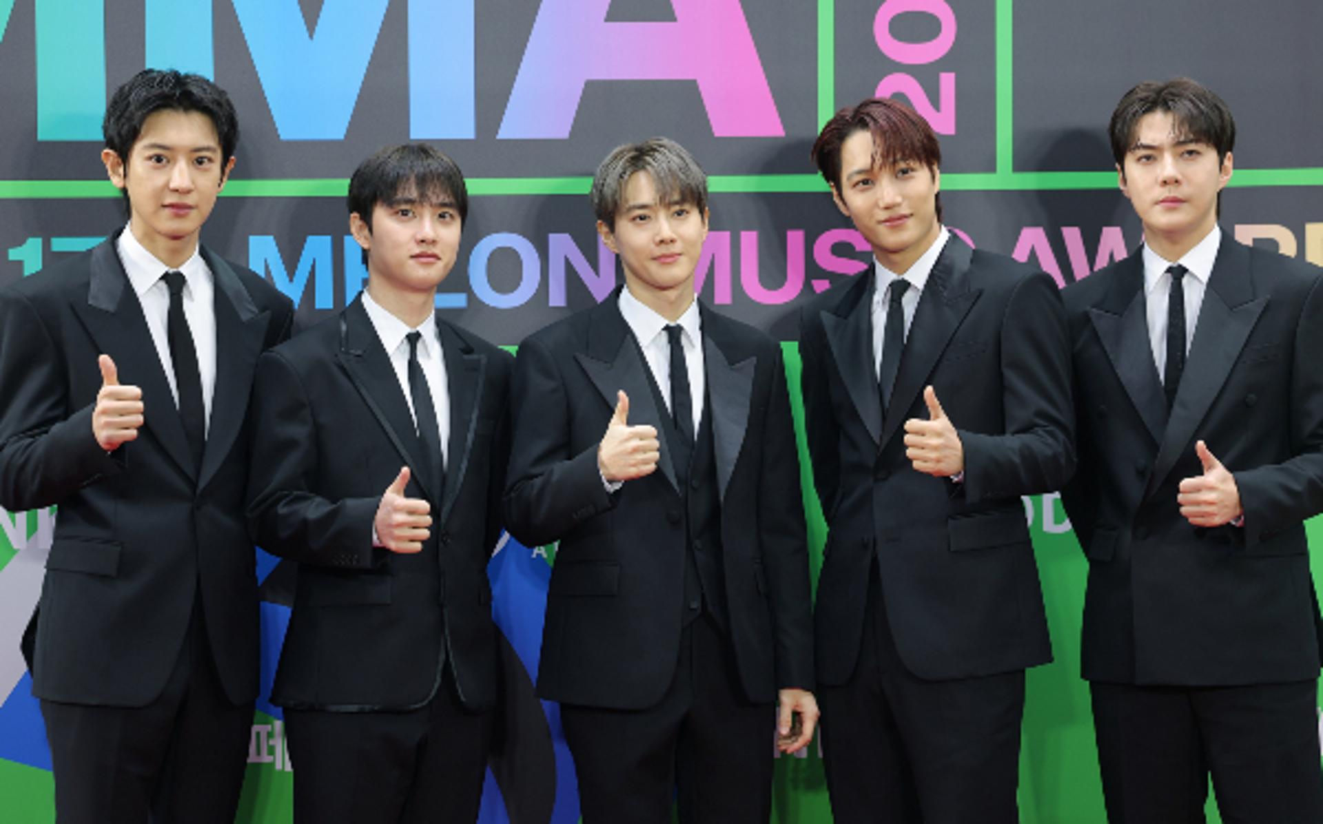 'K팝 킹 귀환' 엑소, MMA서 건재함 증명… '으르렁' 함성에 고척돔 흔들