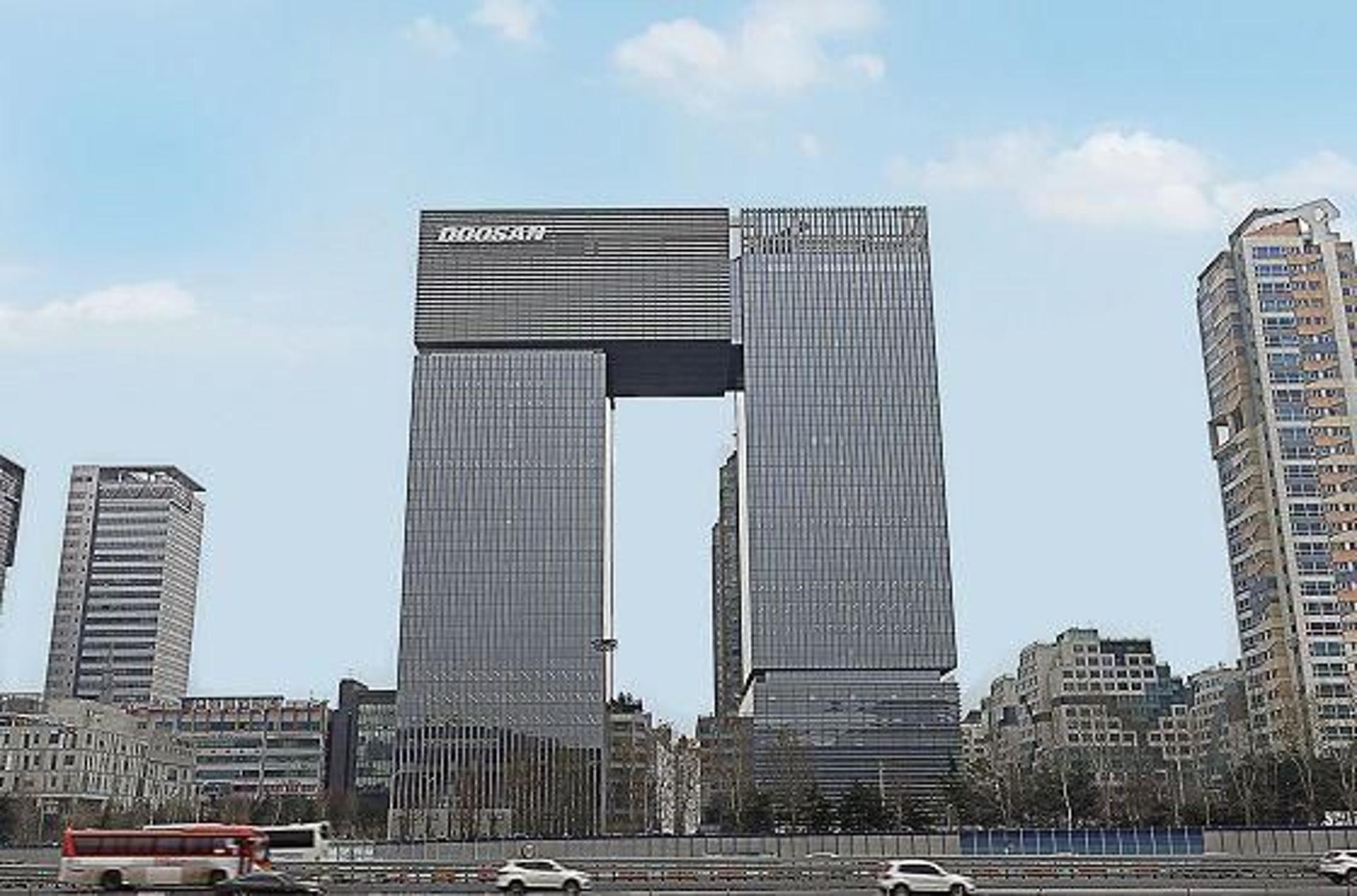 두산, 로보틱스 지분 팔아 9500억 확보… SK실트론 인수 '실탄' 장착