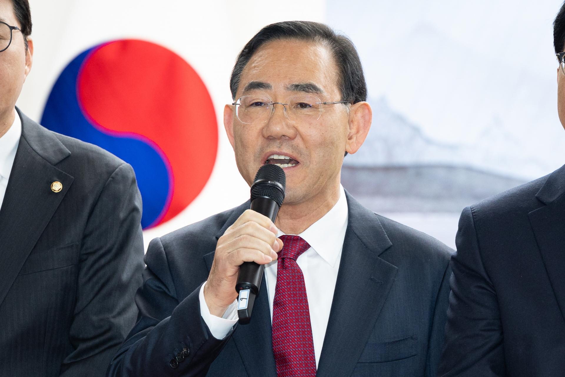 주호영 "故 안성기, 조용히 오래 빛을 반사한 배우"
