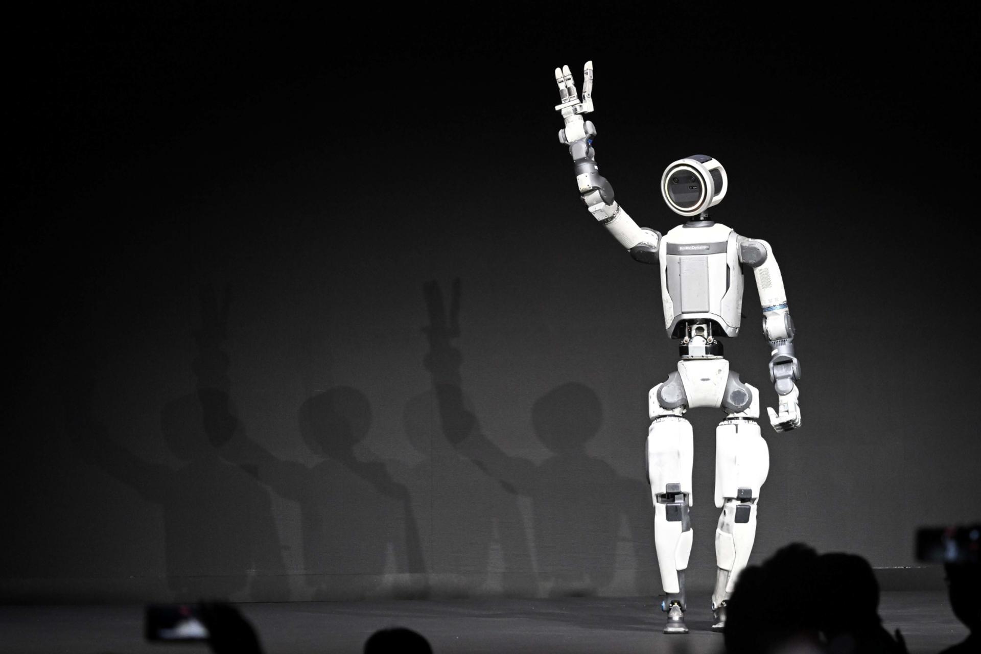 [CES 2026] 화면 밖으로 나온 AI… 로봇, 인간의 동료가 되다