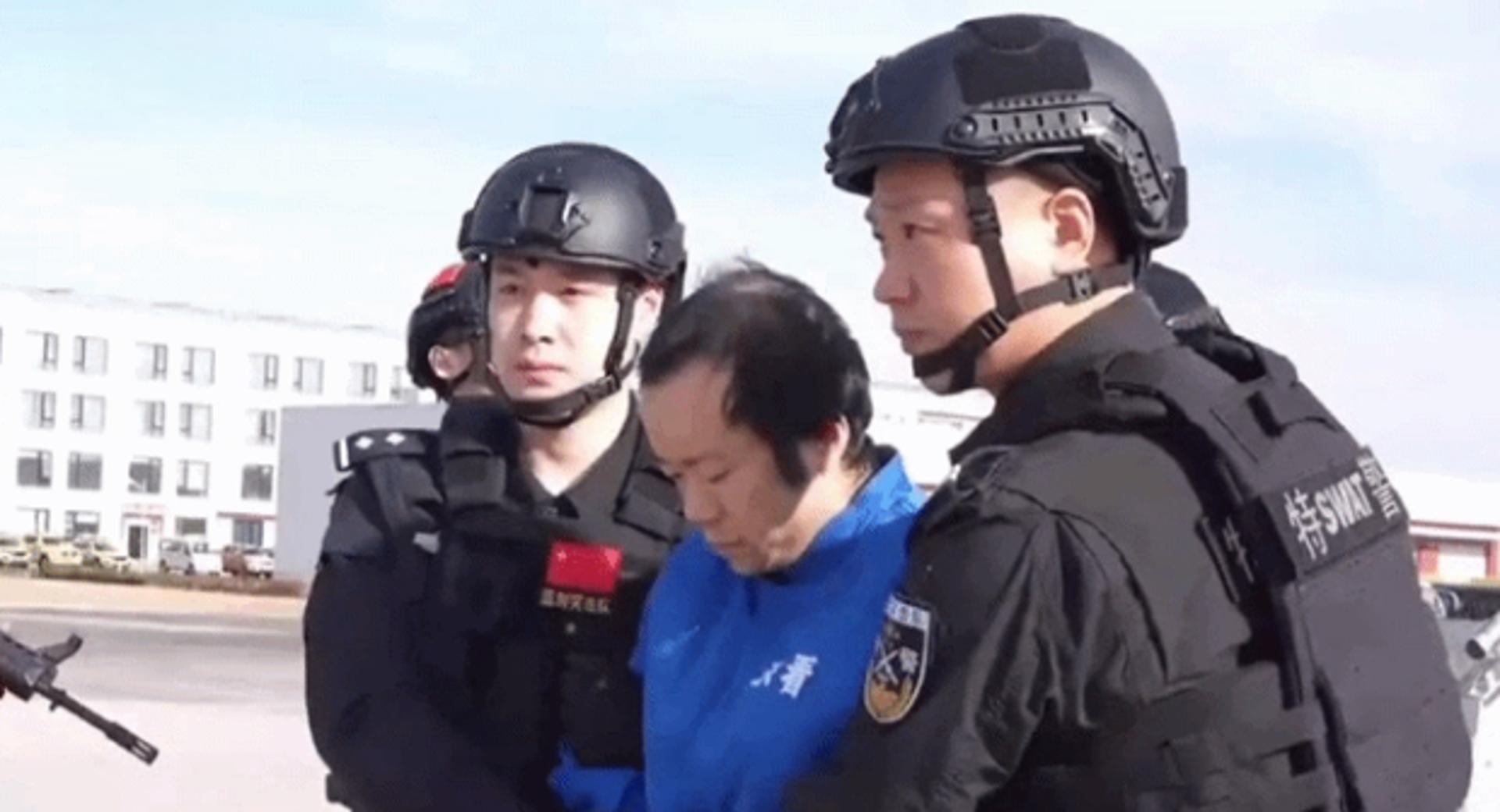 스캠 배후 프린스 그룹 회장, 중국 송환… 죄수복 입은 모습 공개