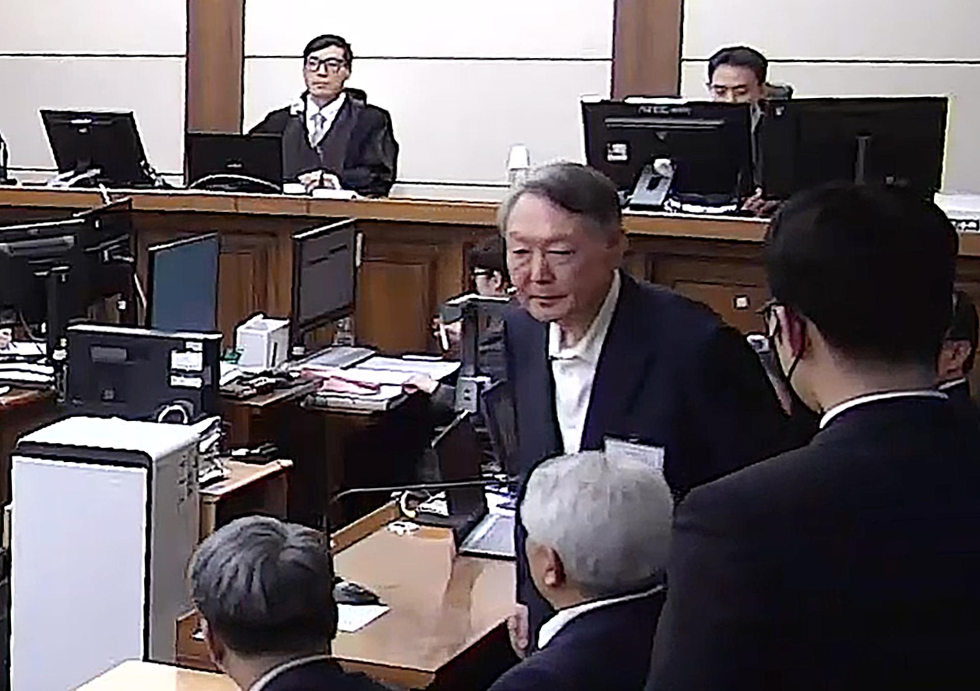 법원, 윤석열 공수처 체포 방해 혐의 1심서 징역 5년 선고