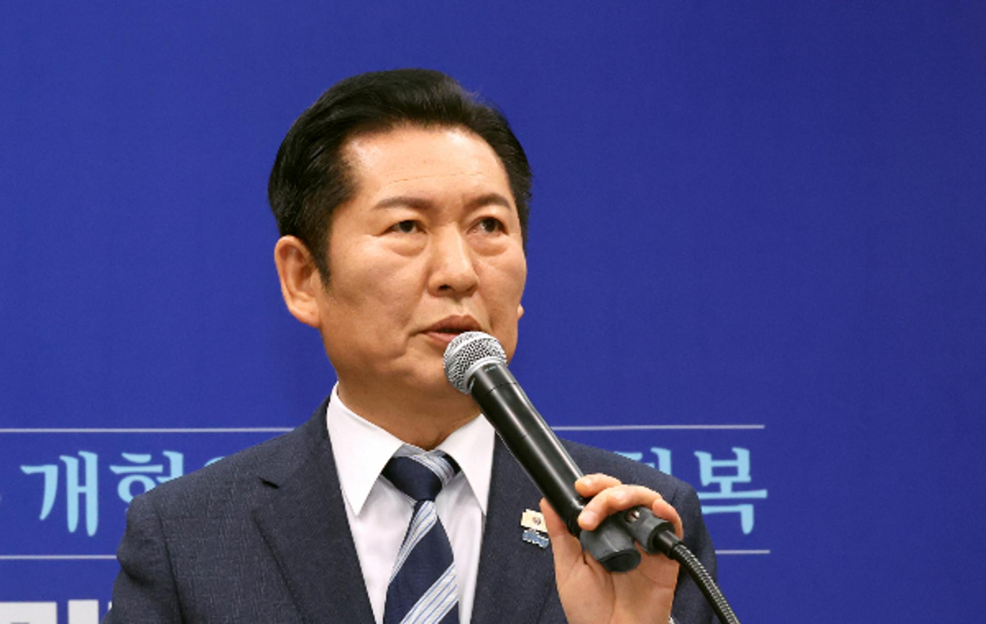 정청래, 조국혁신당에 '합당' 제안… "지선 승리 위해 원팀으로 뛰자"