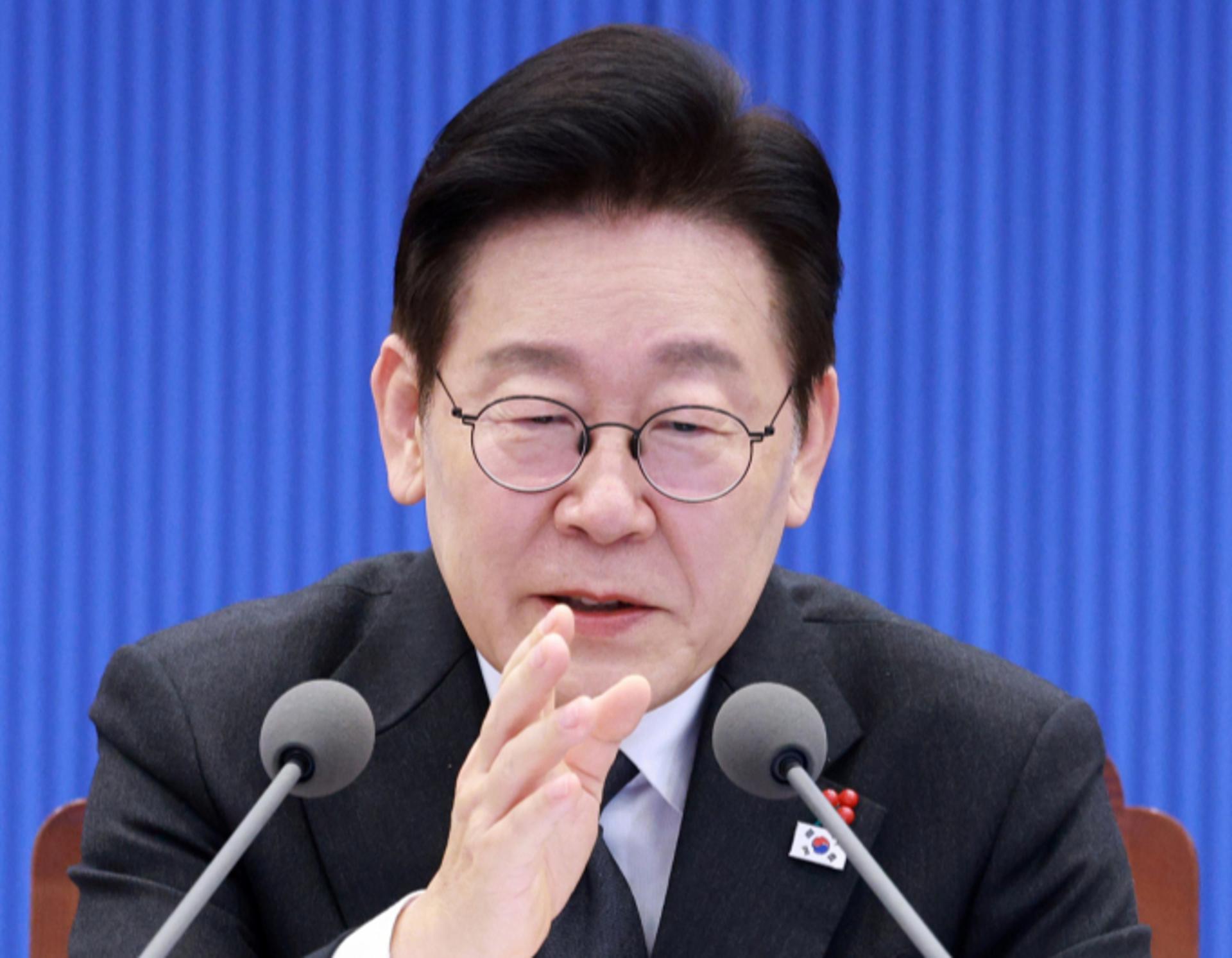 이 대통령 "'로봇' 거대한 수레 못 피해… 기본사회 진지하게 논의해야"